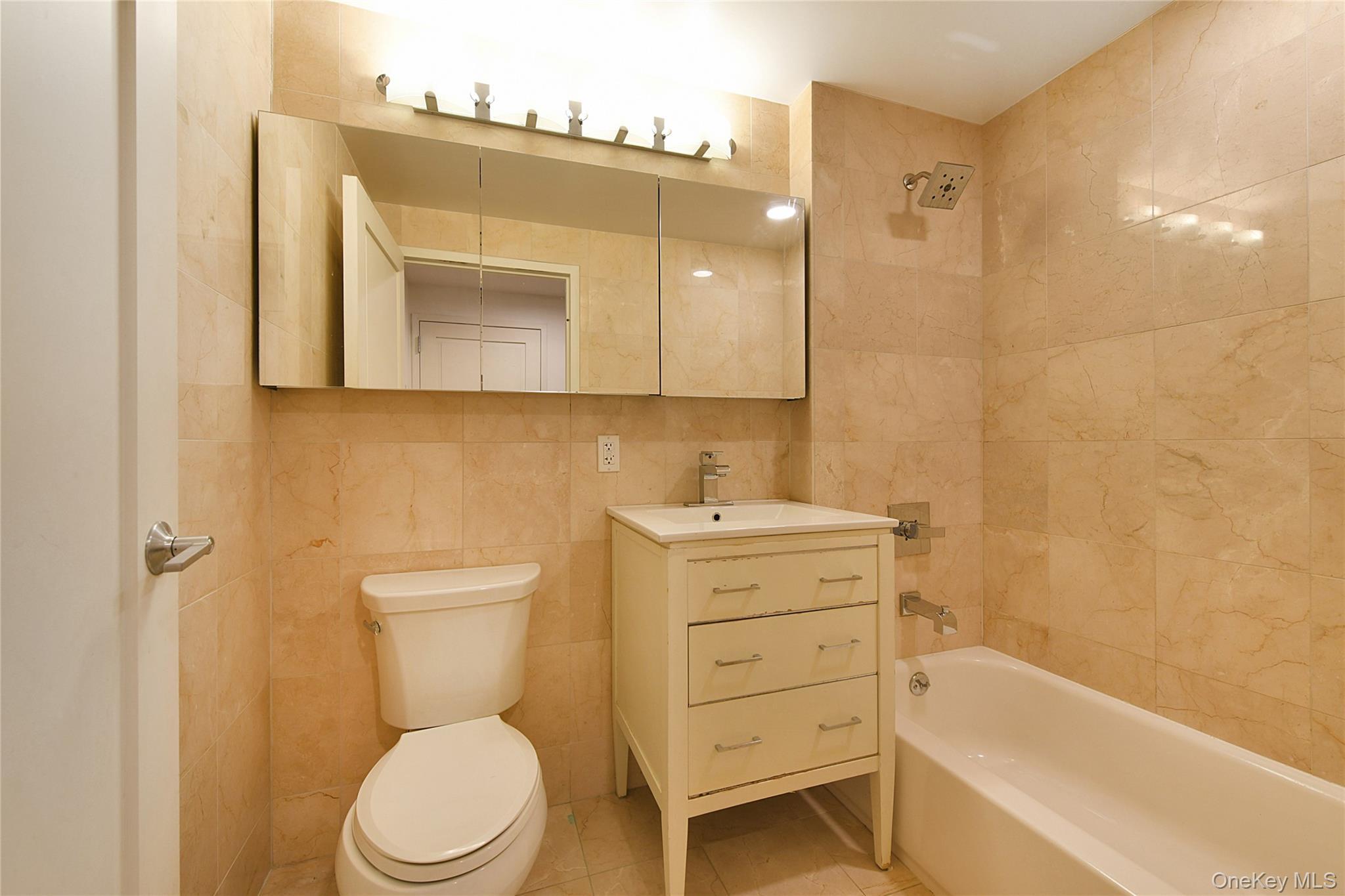 Condo 70th Queens, NY 11375, MLS-973144-10