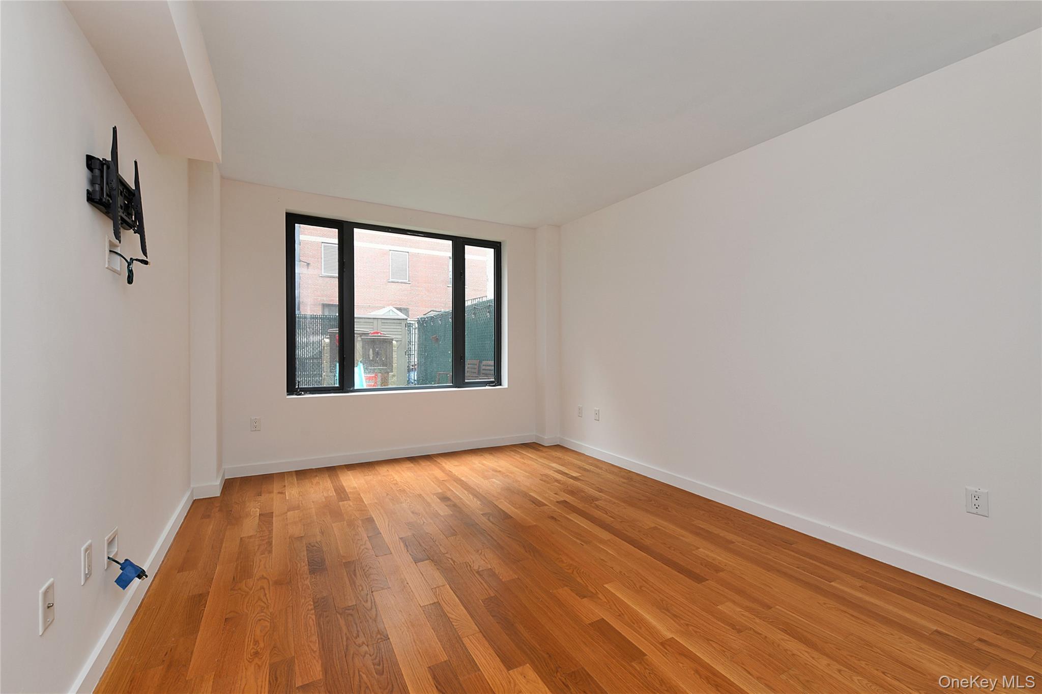 Condo 70th Queens, NY 11375, MLS-973144-12