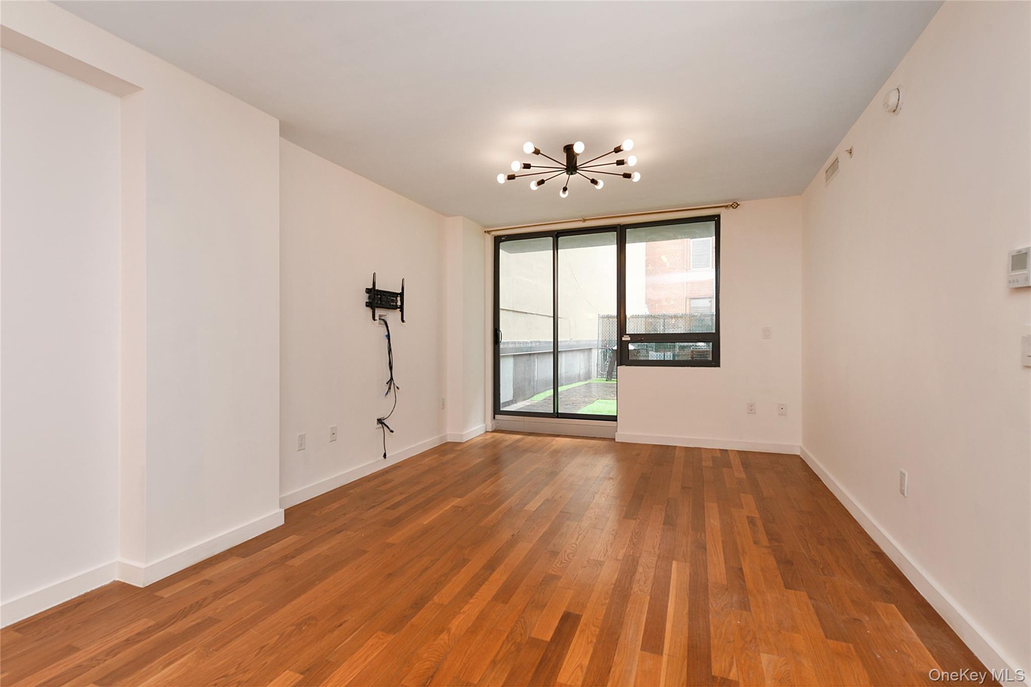 Condo 70th Queens, NY 11375, MLS-973144-4