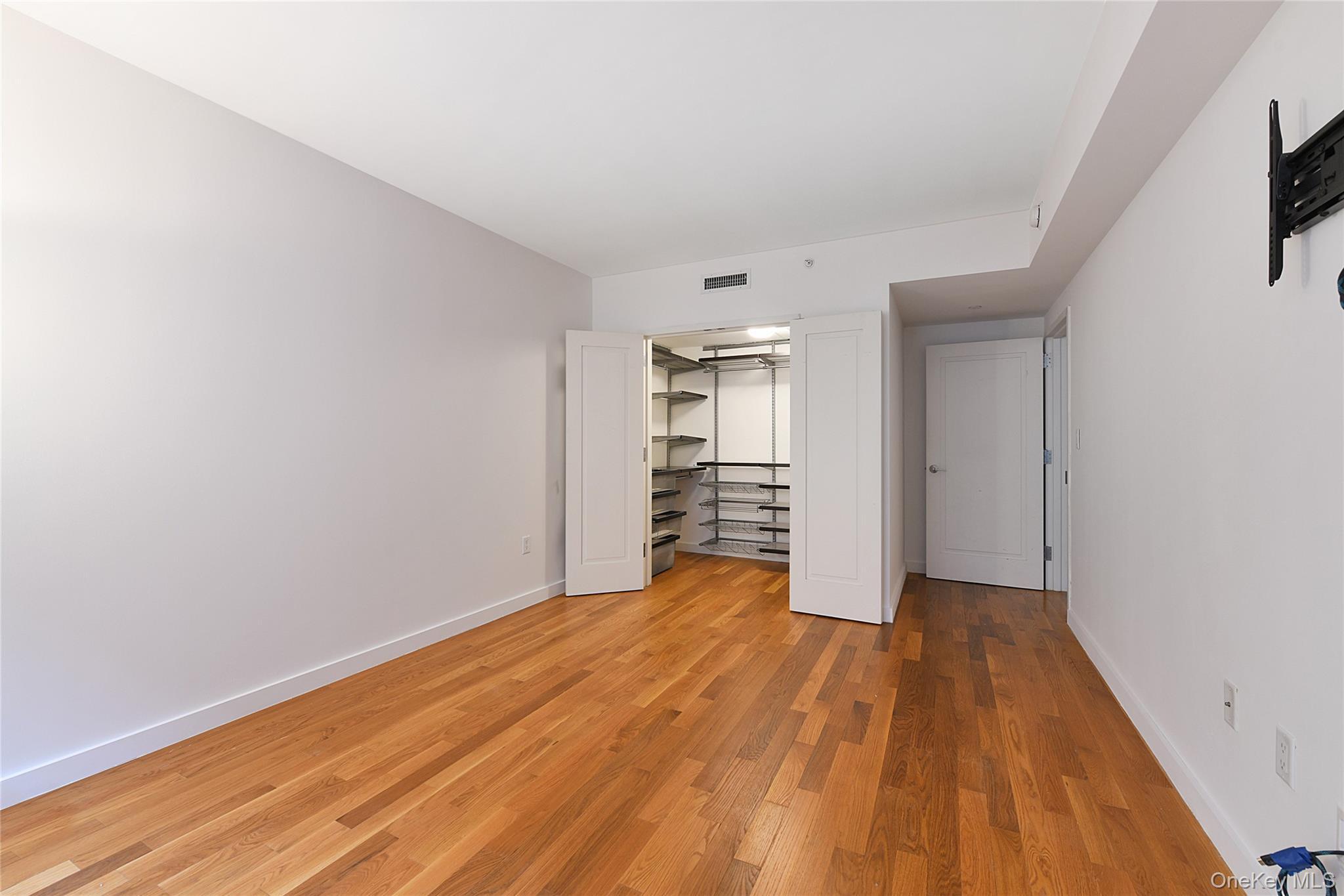 Condo 70th Queens, NY 11375, MLS-973144-8