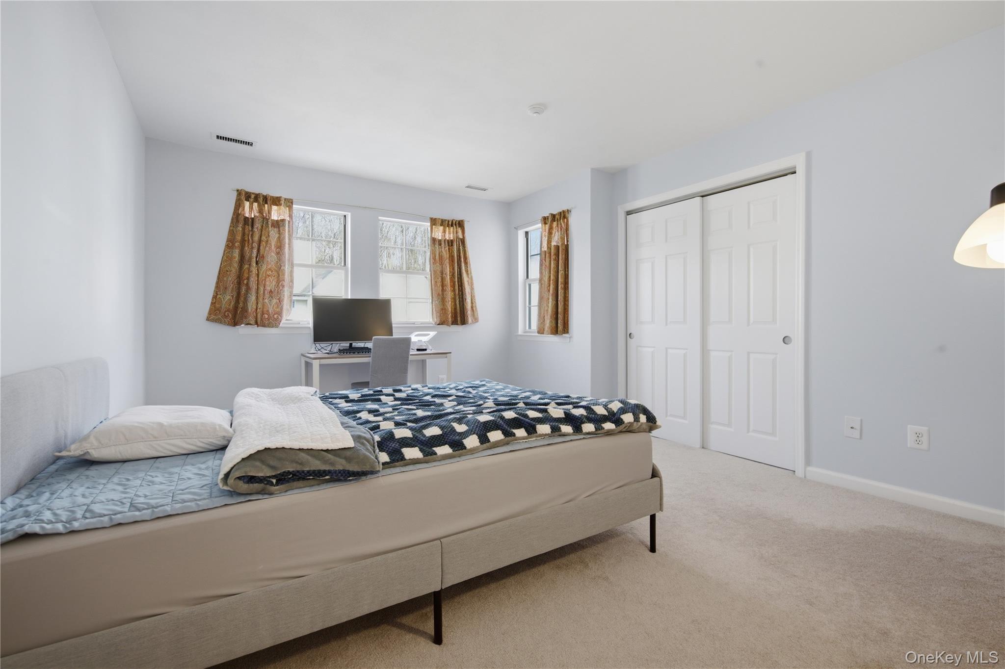 Condo Thomas  Suffolk County, NY 11733, MLS-973173-15