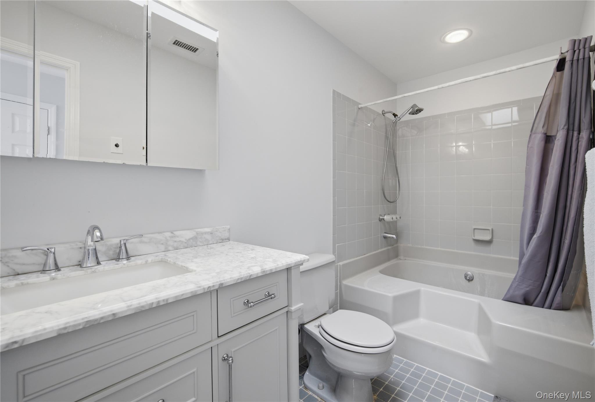 Condo Thomas  Suffolk County, NY 11733, MLS-973173-21