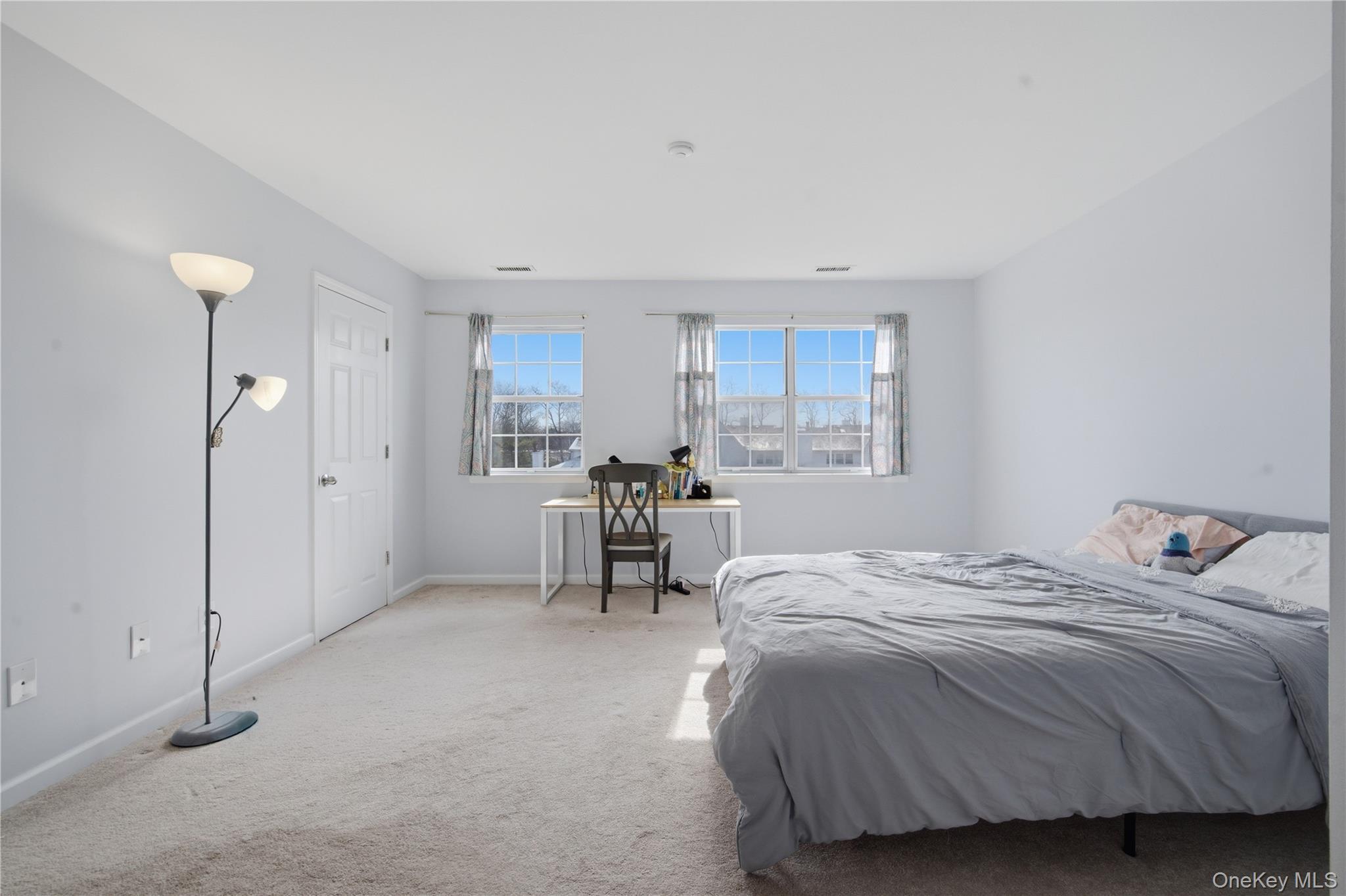 Condo Thomas  Suffolk County, NY 11733, MLS-973173-22