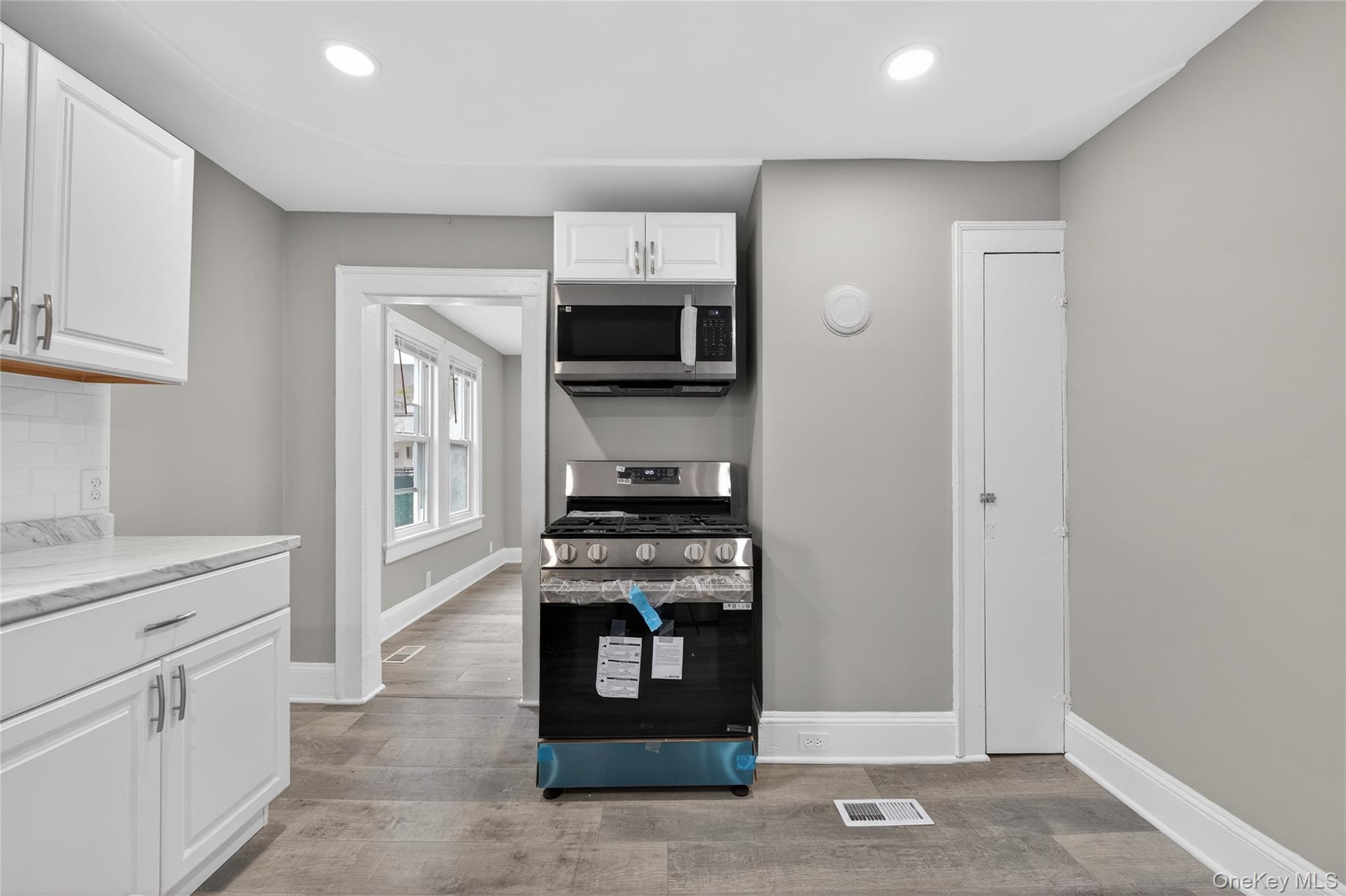 Single Family Maple  Suffolk County, NY 11776, MLS-973219-26