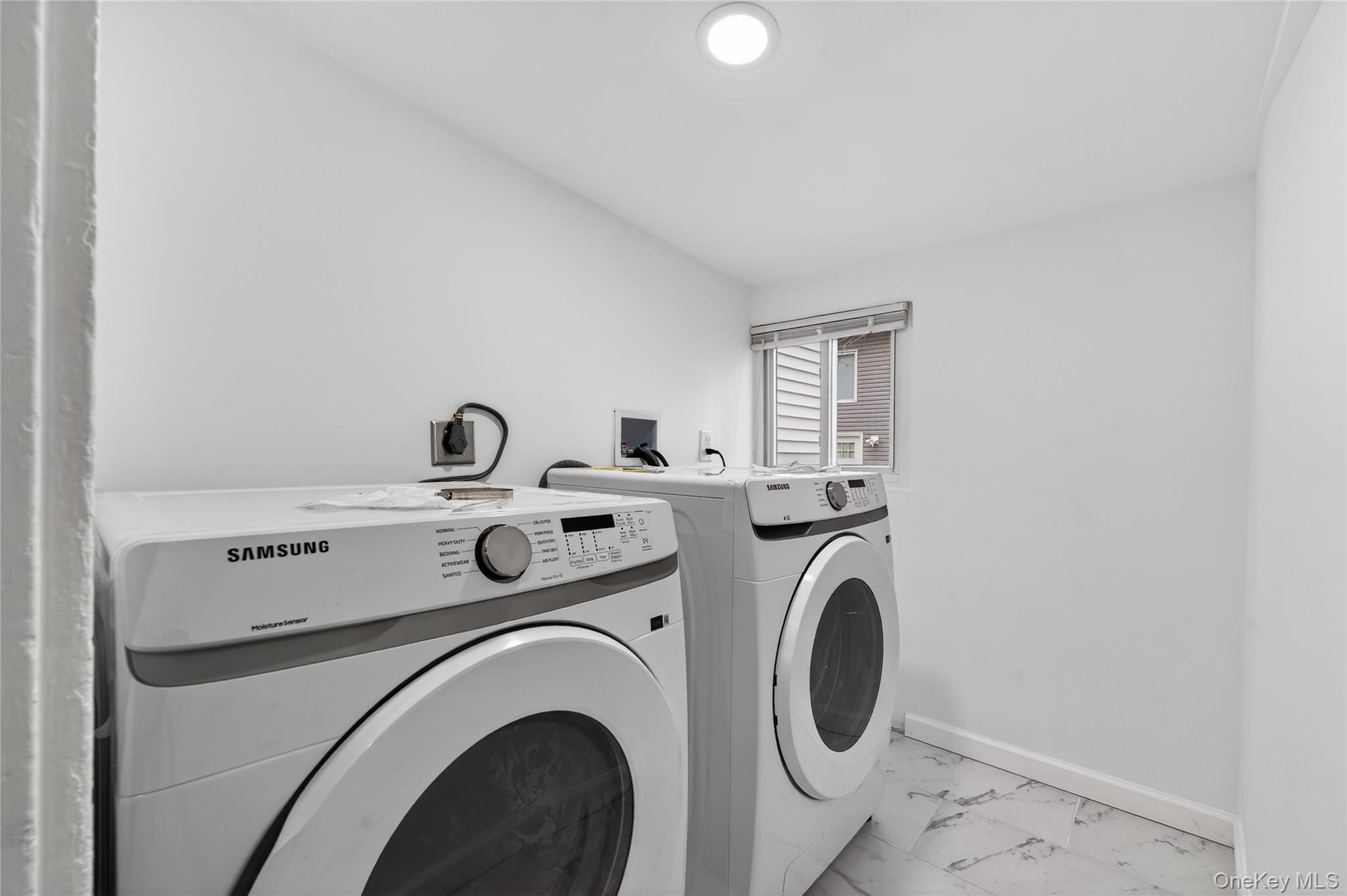 Single Family Maple  Suffolk County, NY 11776, MLS-973219-31