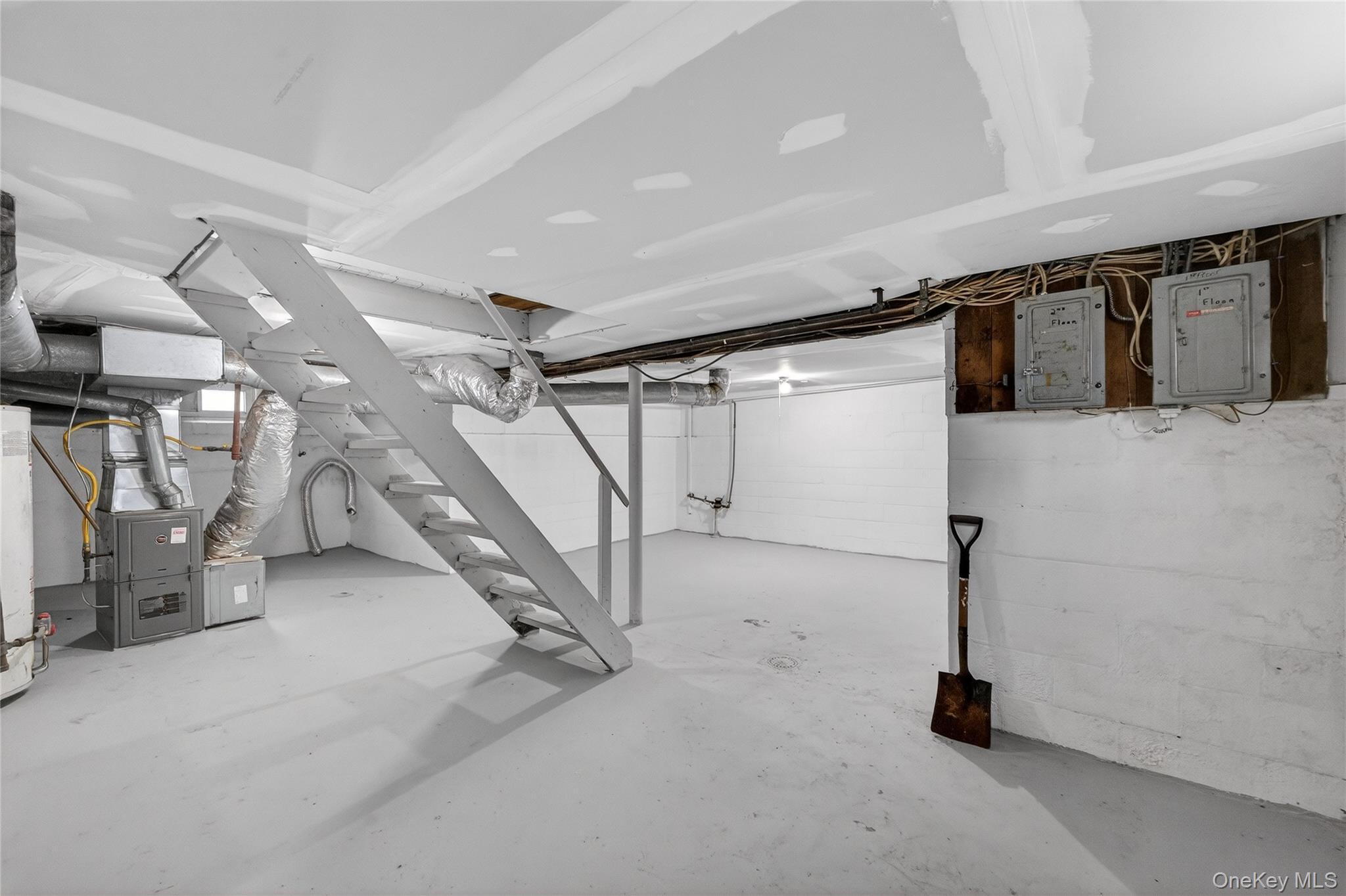 Single Family Maple  Suffolk County, NY 11776, MLS-973219-32