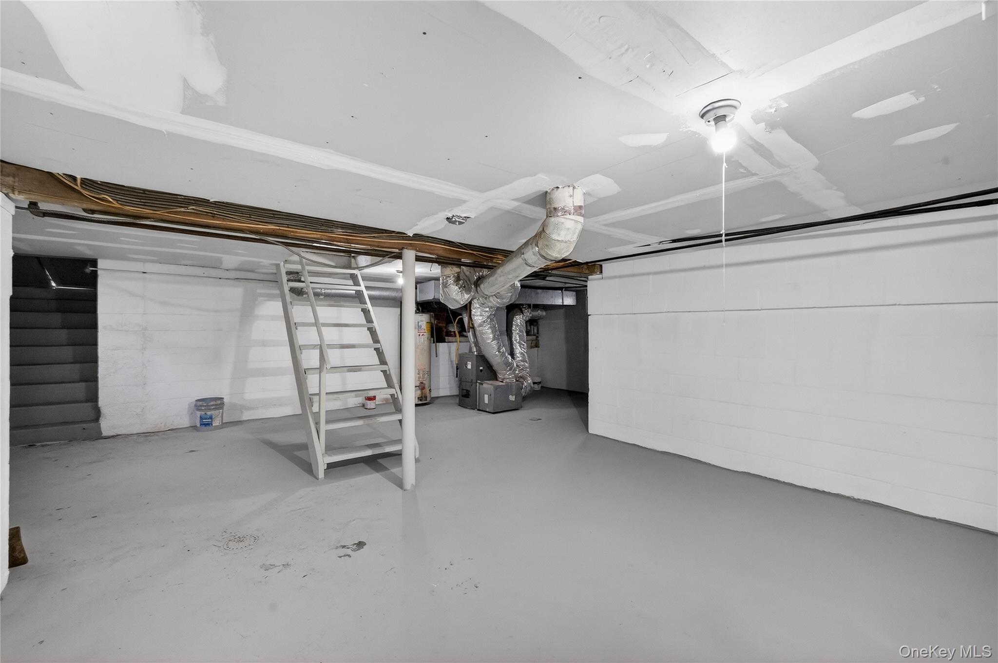 Single Family Maple  Suffolk County, NY 11776, MLS-973219-33