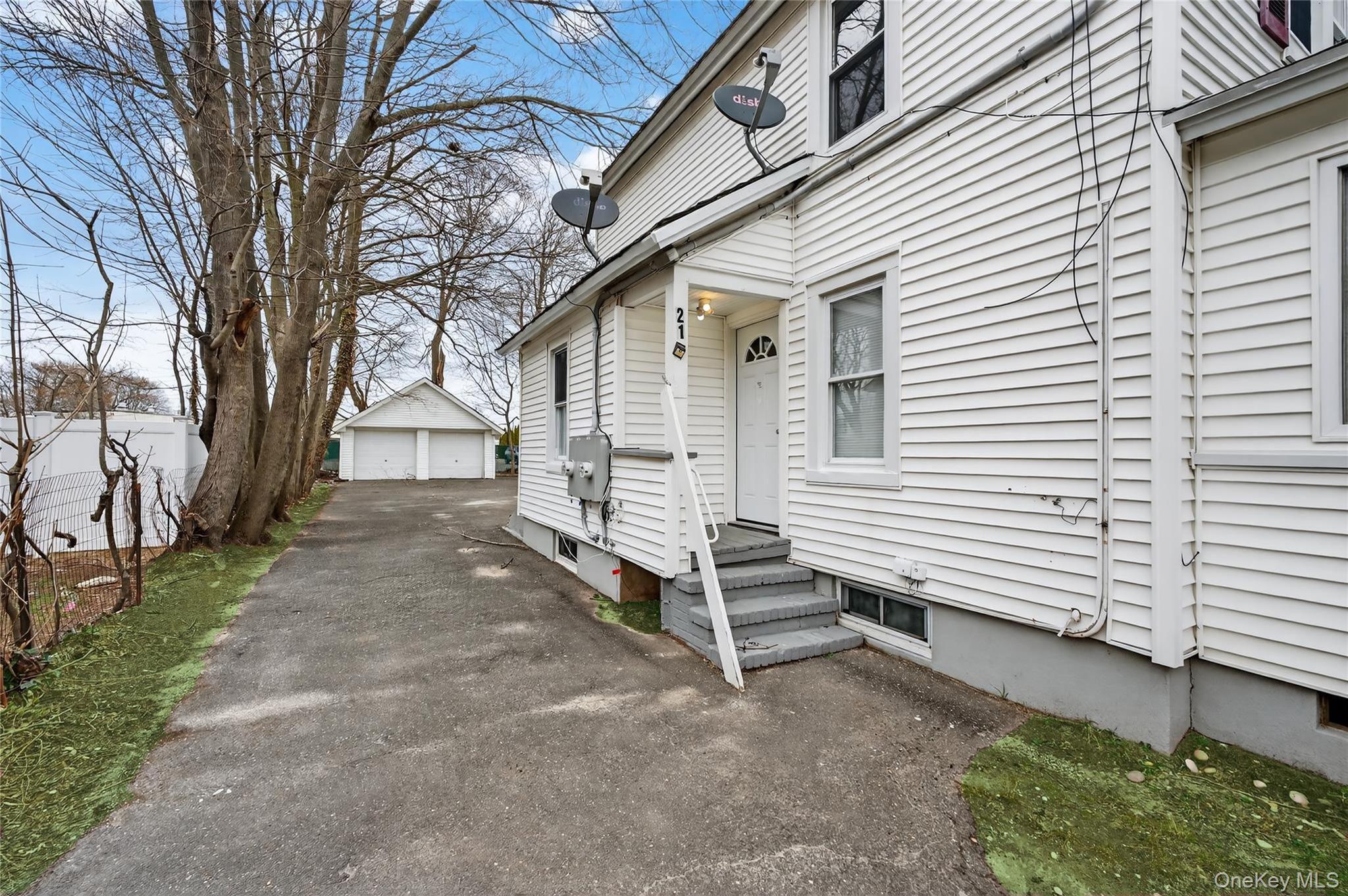 Single Family Maple  Suffolk County, NY 11776, MLS-973219-35