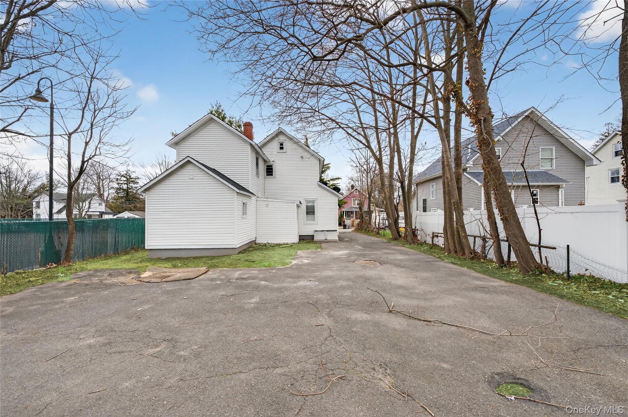 Single Family Maple  Suffolk County, NY 11776, MLS-973219-38