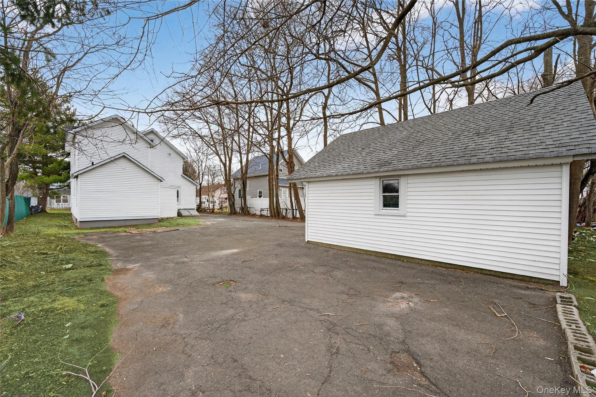 Single Family Maple  Suffolk County, NY 11776, MLS-973219-39