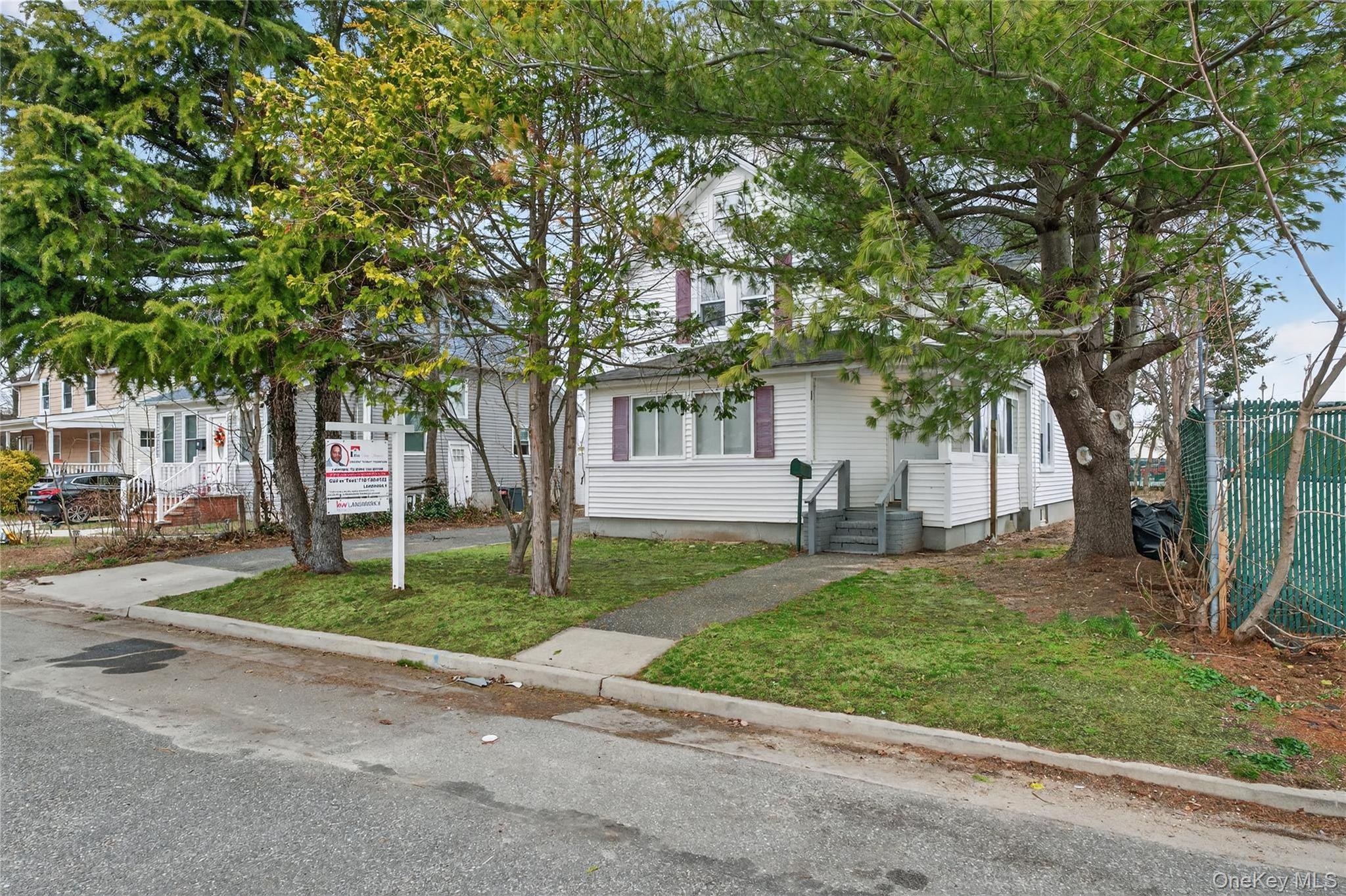 Single Family Maple  Suffolk County, NY 11776, MLS-973219-42