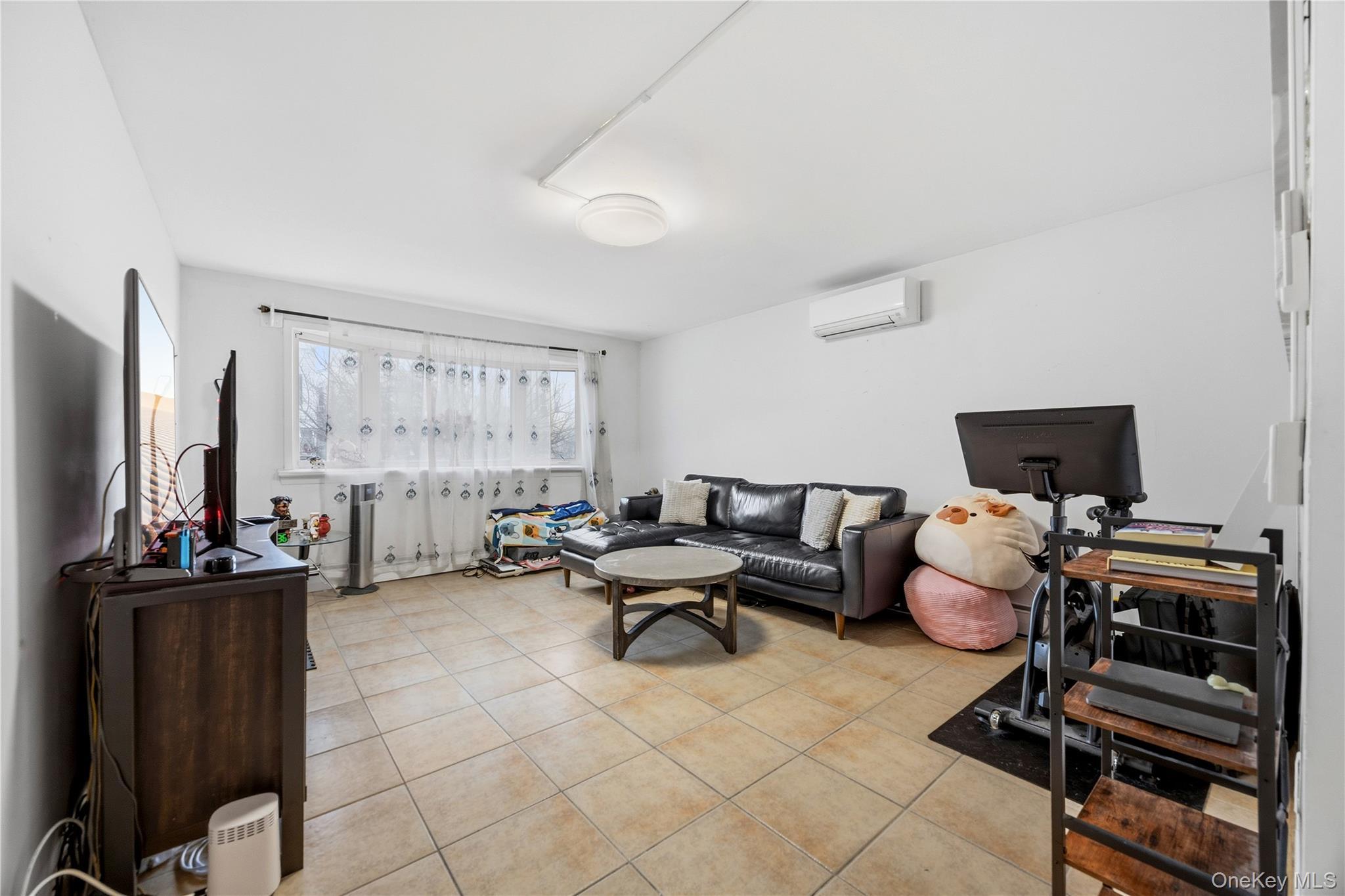 Single Family Kinsella Bronx, NY 10462, MLS-973243-18