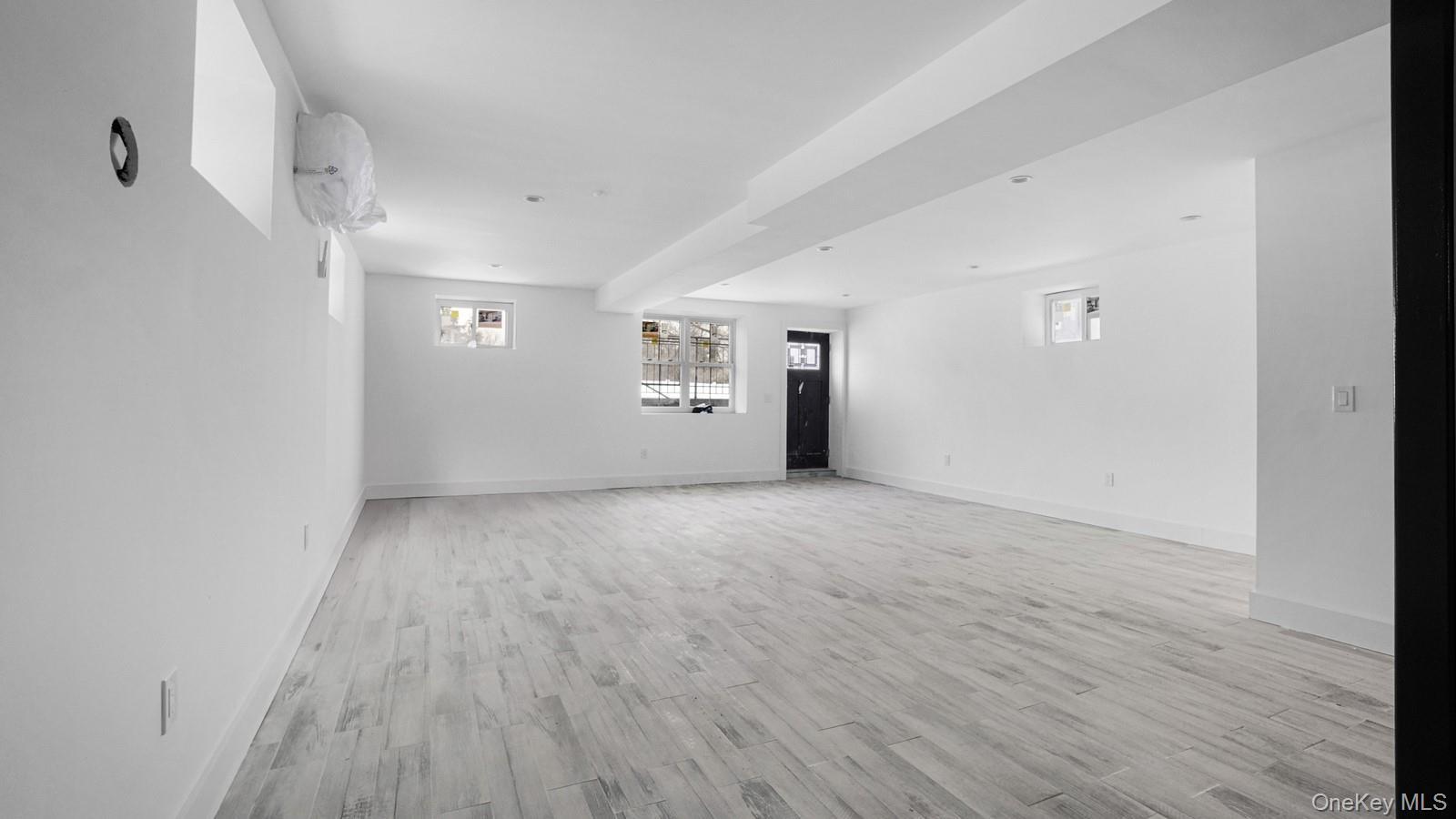 Single Family 234th  Bronx, NY 10470, MLS-973251-23