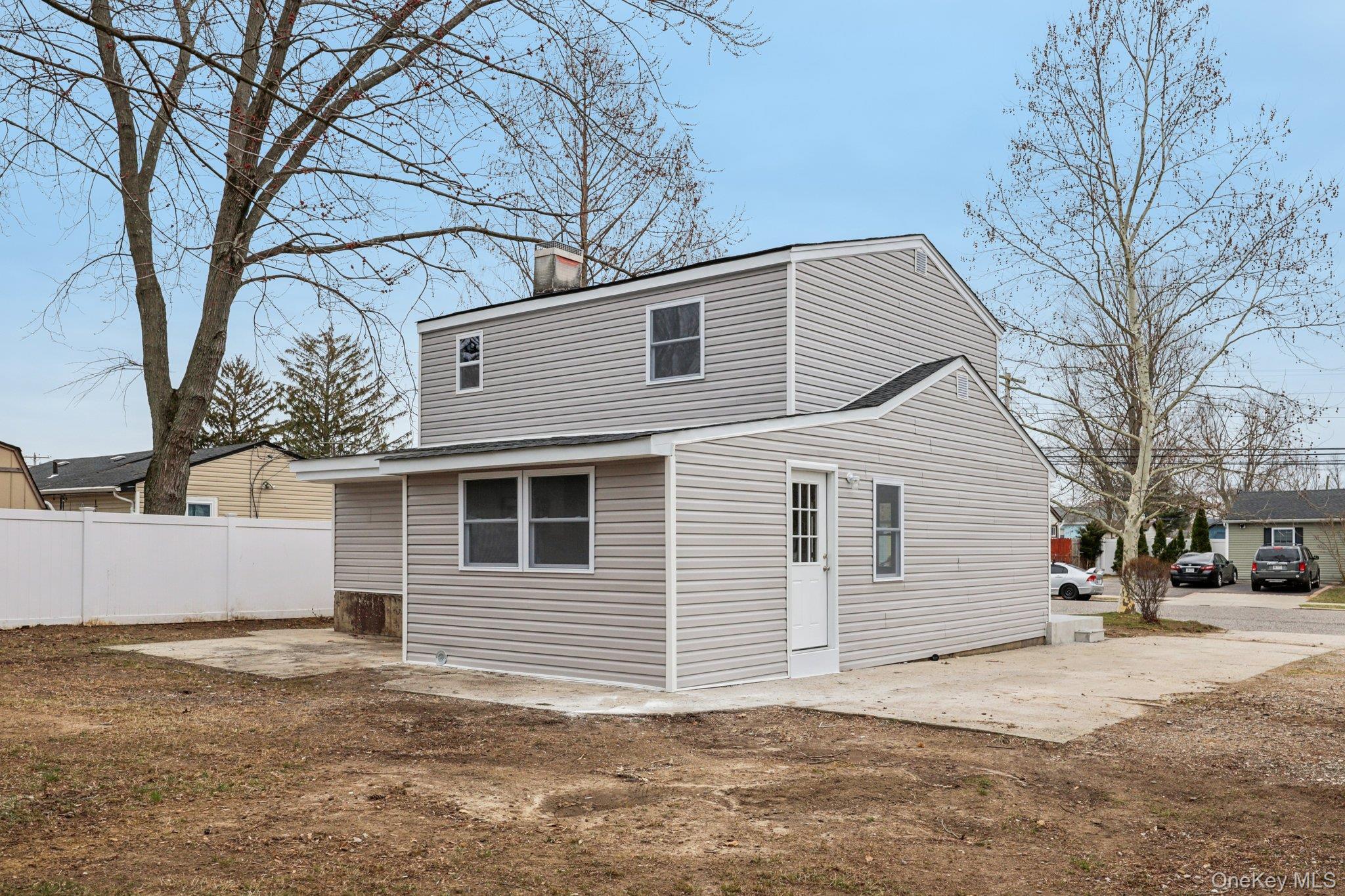 Single Family Cherry Suffolk County, NY 11722, MLS-973258-33