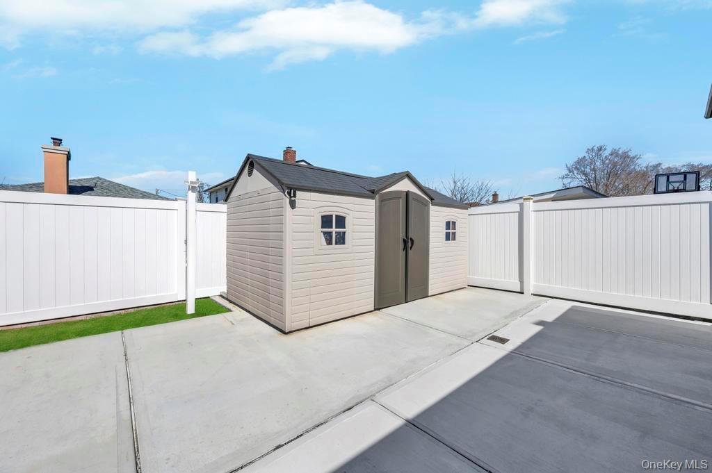 Single Family 227th  Queens, NY 11413, MLS-973265-33