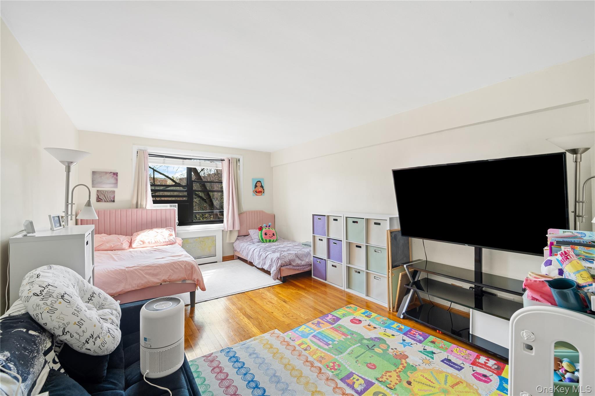 Coop 75th  Queens, NY 11364, MLS-973276-7