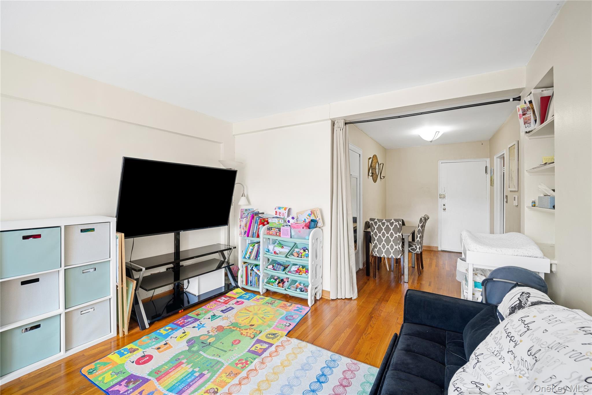 Coop 75th  Queens, NY 11364, MLS-973276-9