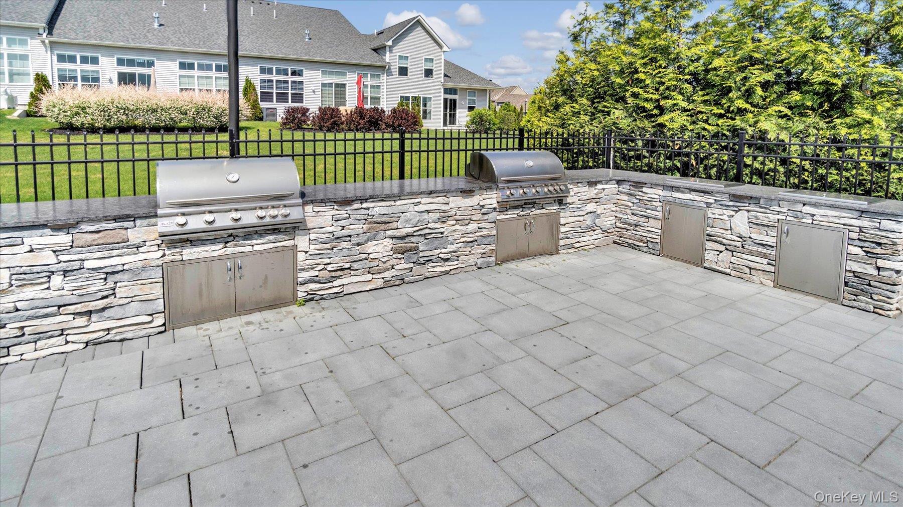 Condo Silver Timber  Suffolk County, NY 11980, MLS-973285-27