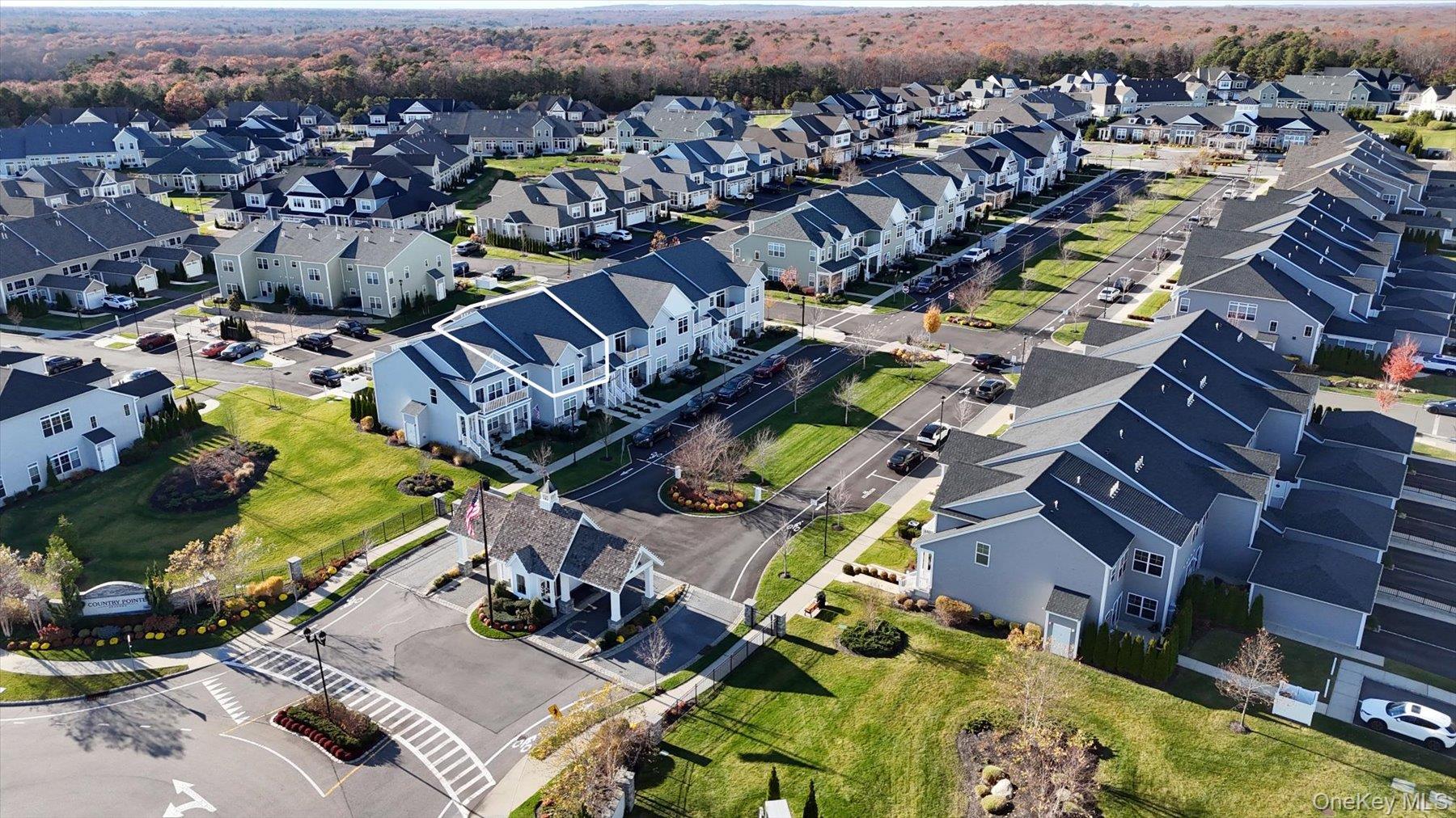 Condo Silver Timber  Suffolk County, NY 11980, MLS-973285-32