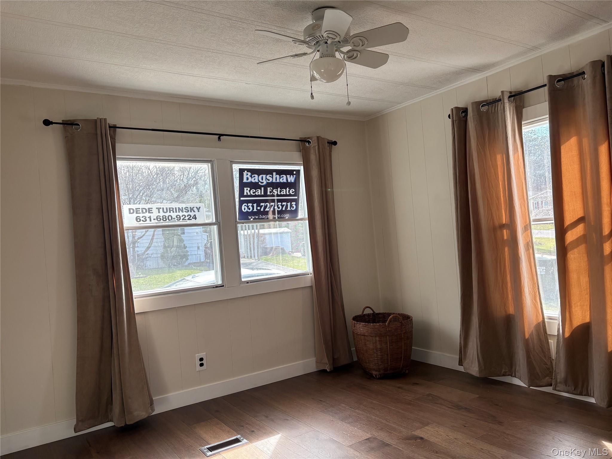 Single Family Riverleigh Suffolk County, NY 11901, MLS-973322-8