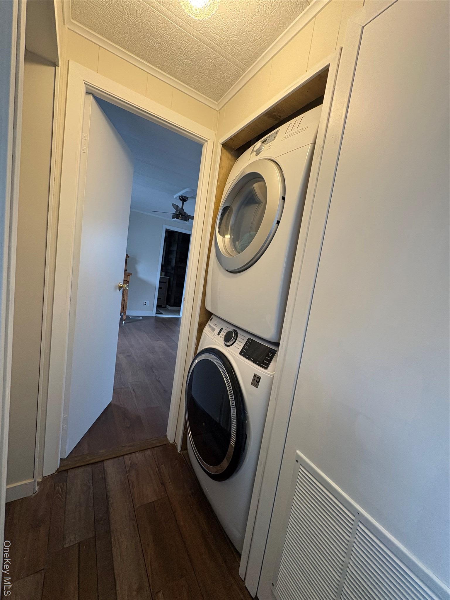 Single Family Riverleigh Suffolk County, NY 11901, MLS-973322-9