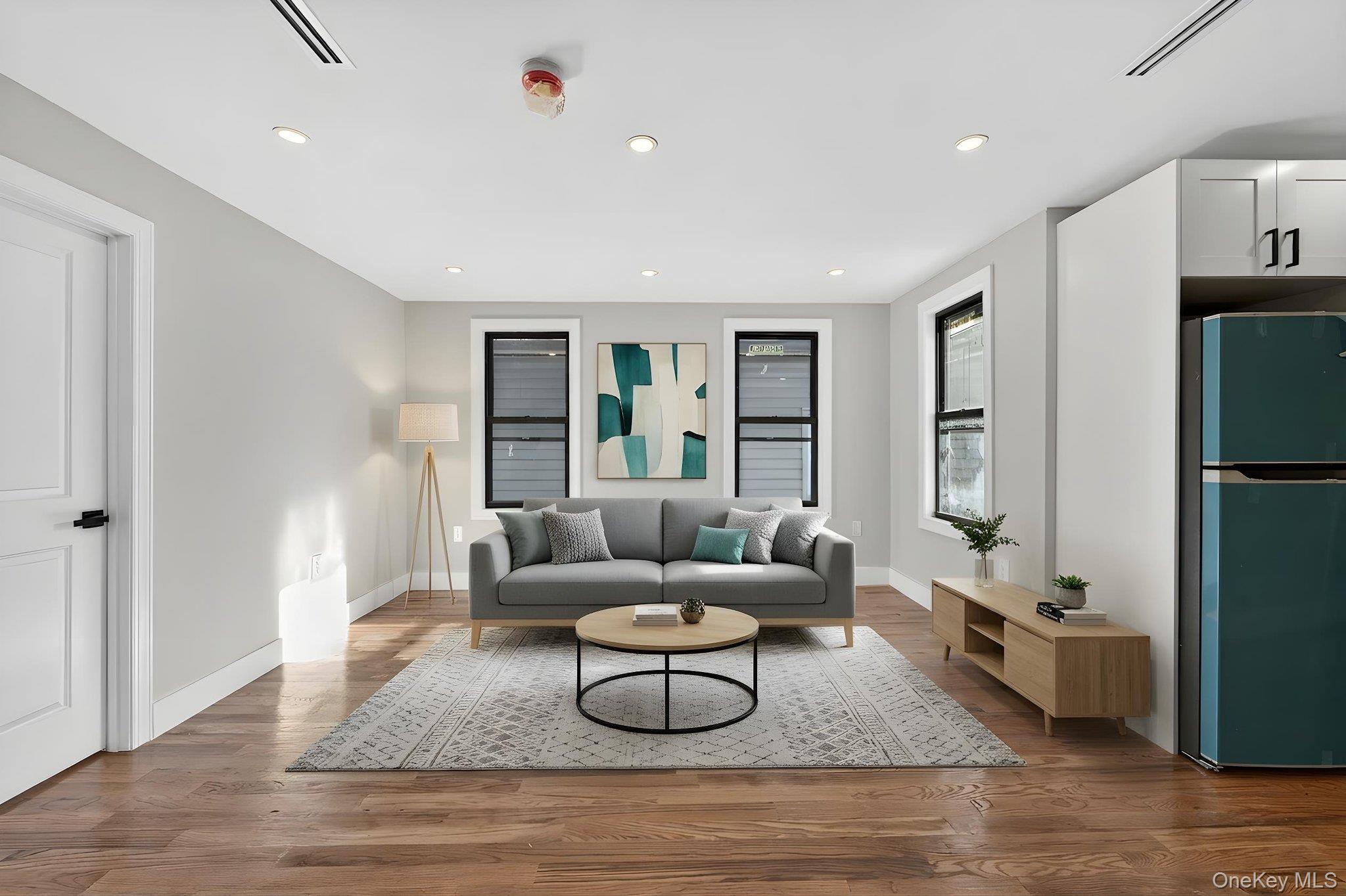 Single Family 95th Queens, NY 11416, MLS-973326-9