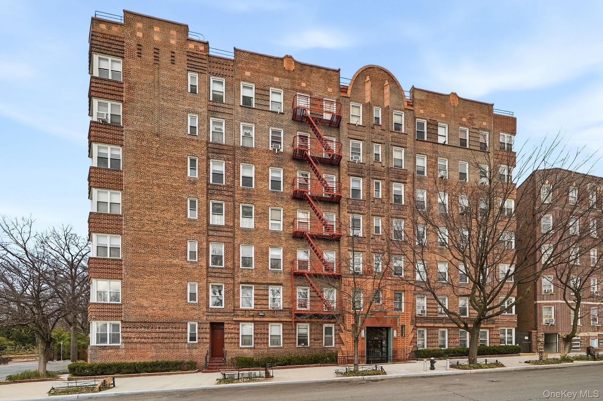 Coop Pelham  Bronx, NY 10467, MLS-973351-23
