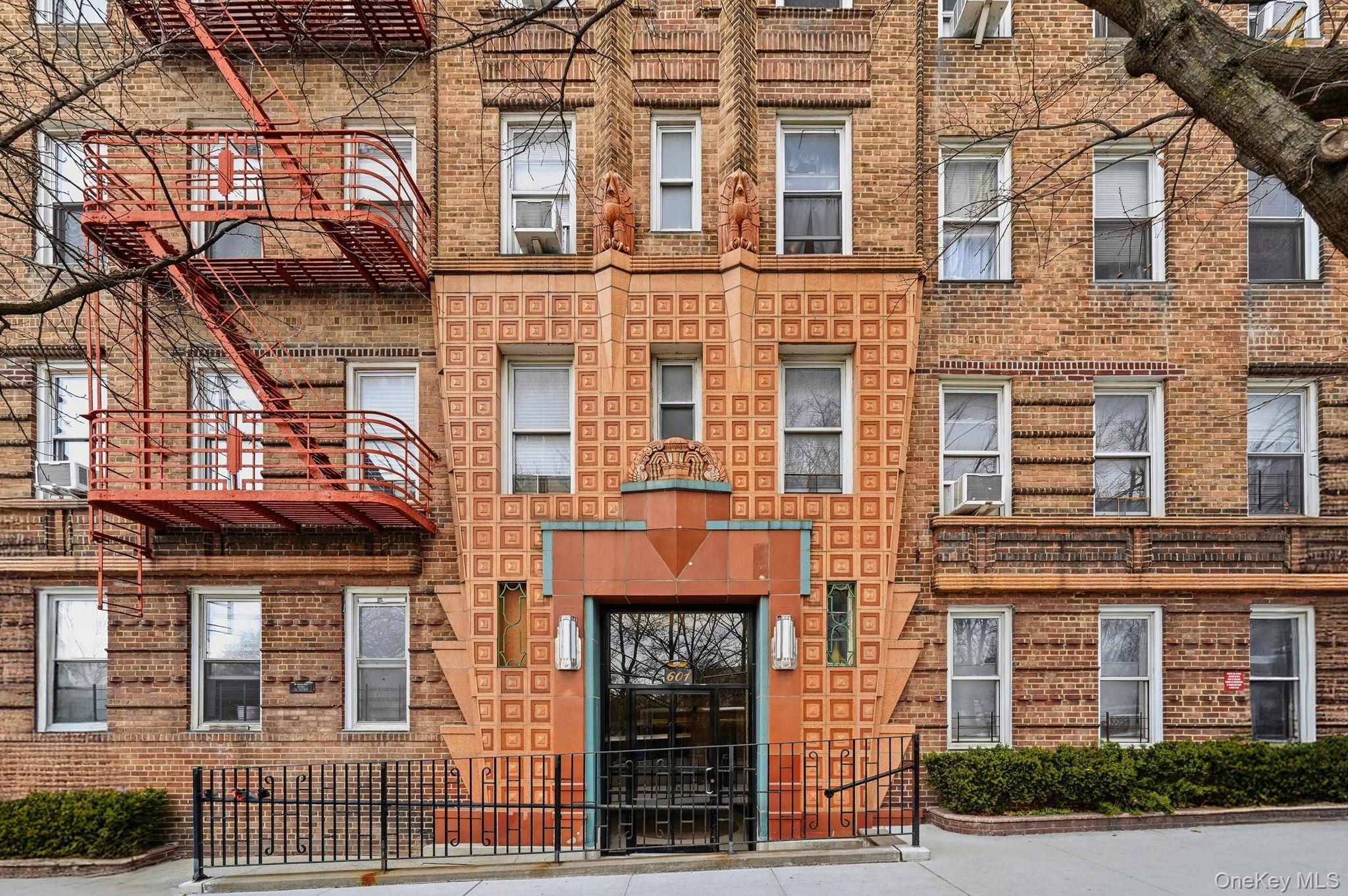 Coop Pelham  Bronx, NY 10467, MLS-973351-24