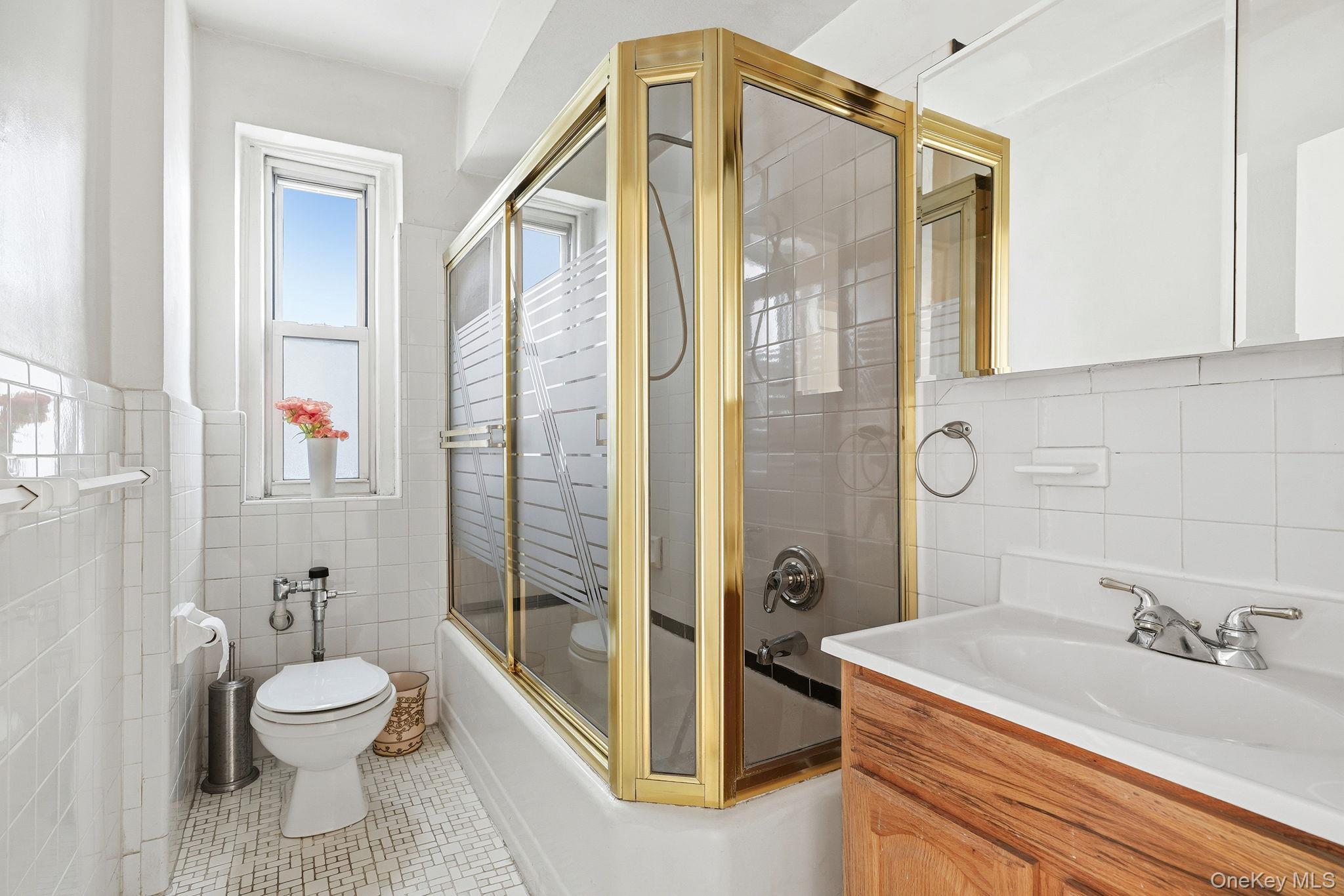 Coop Pelham  Bronx, NY 10467, MLS-973351-9