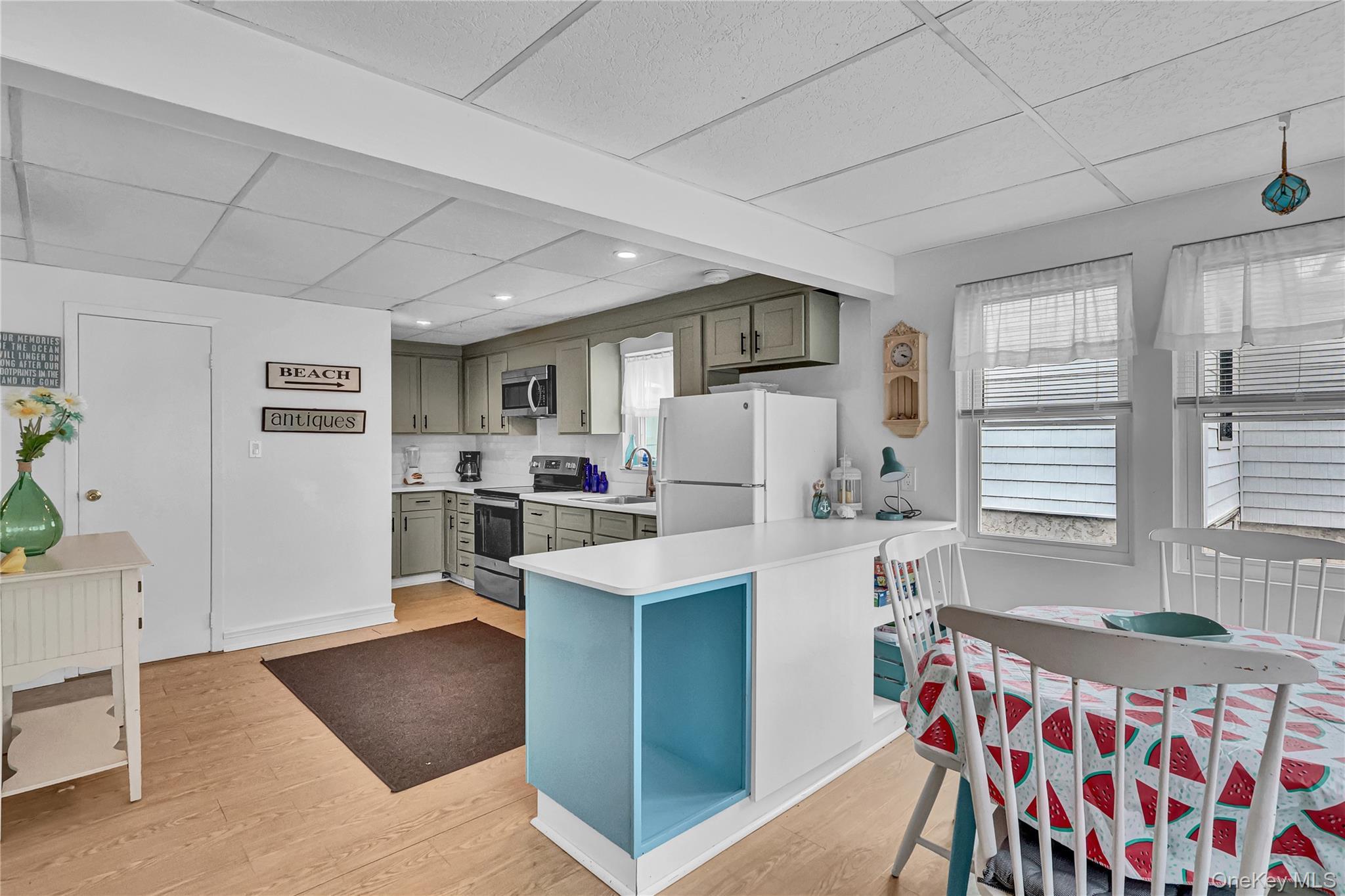 Single Family Cottage  Suffolk County, NY 11933, MLS-973367-8