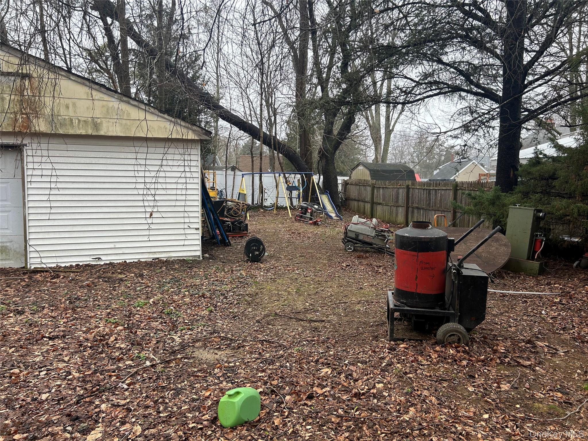 Single Family Depot  Suffolk County, NY 11746, MLS-973376-2