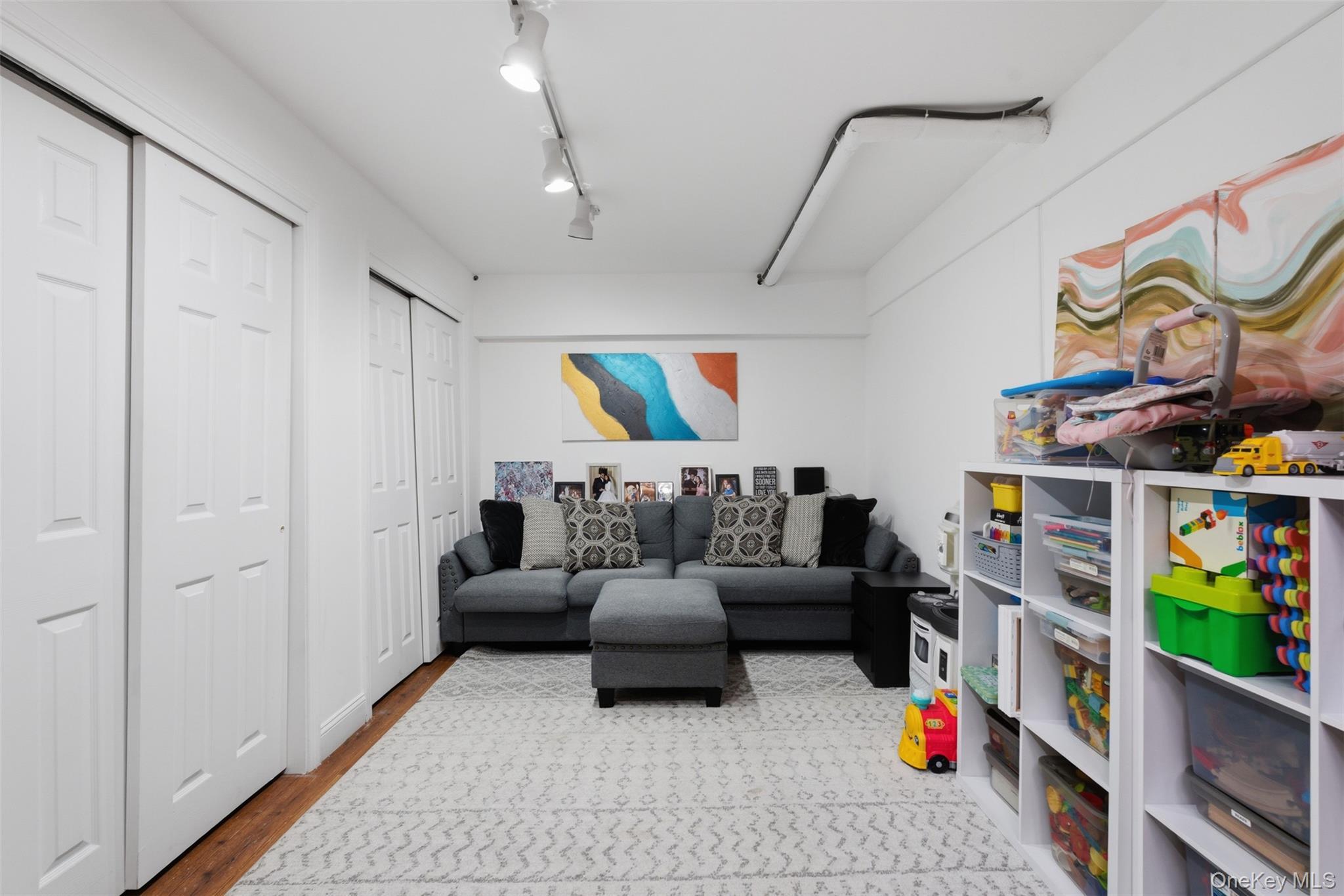 Single Family Kearsing  Rockland County, NY 10952, MLS-973383-21