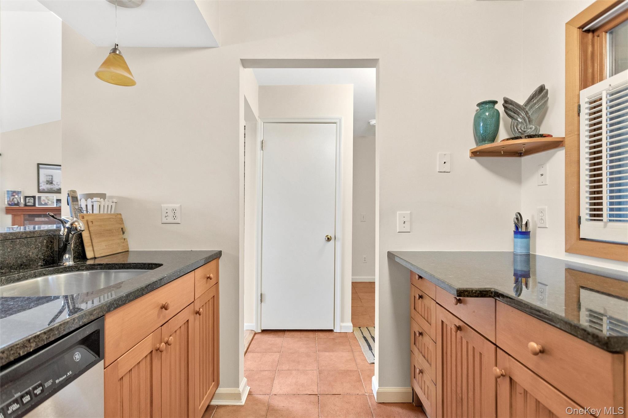 Condo Eagle Bay Westchester County, NY 10562, MLS-973428-12