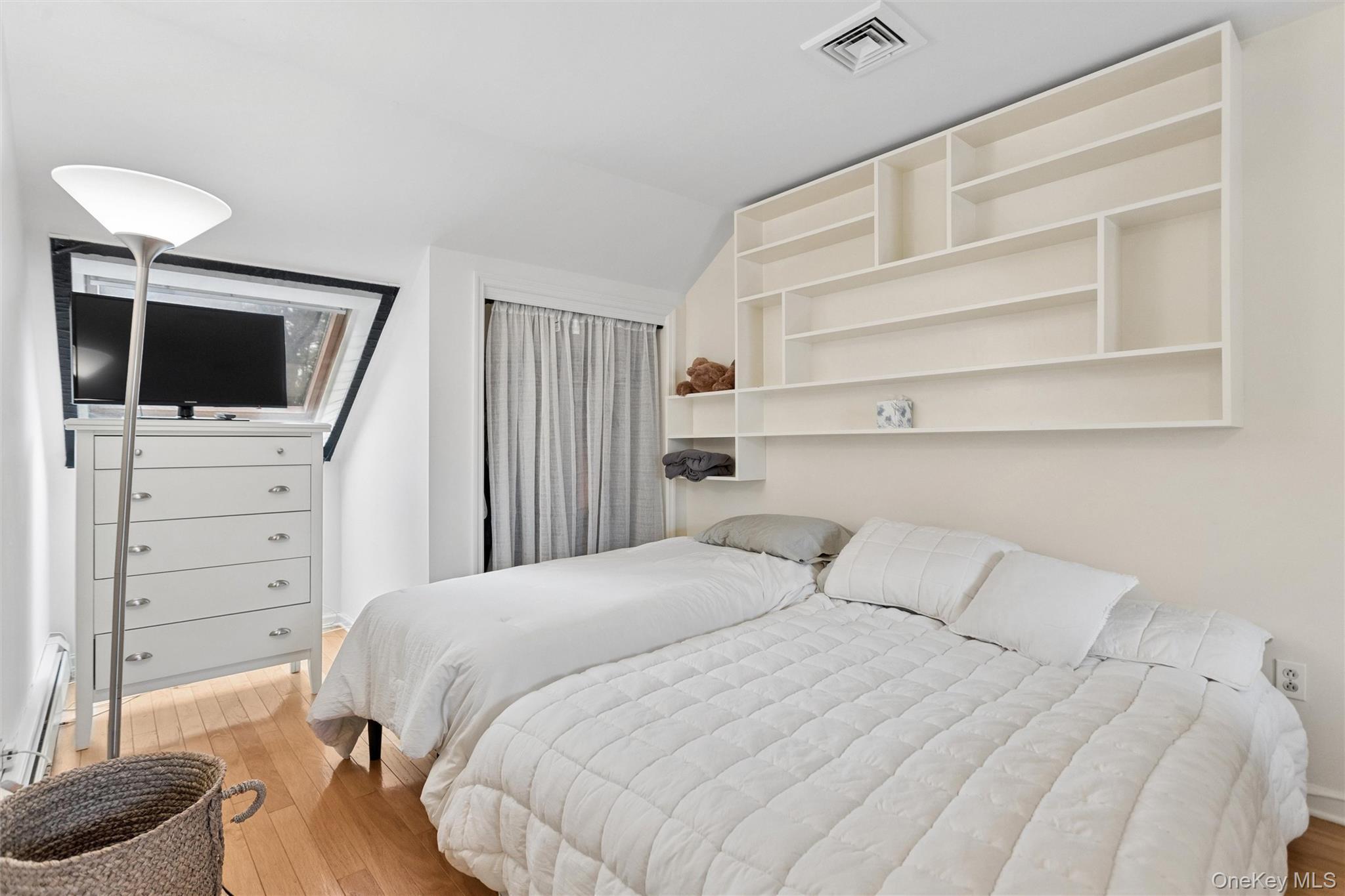 Condo Eagle Bay Westchester County, NY 10562, MLS-973428-17