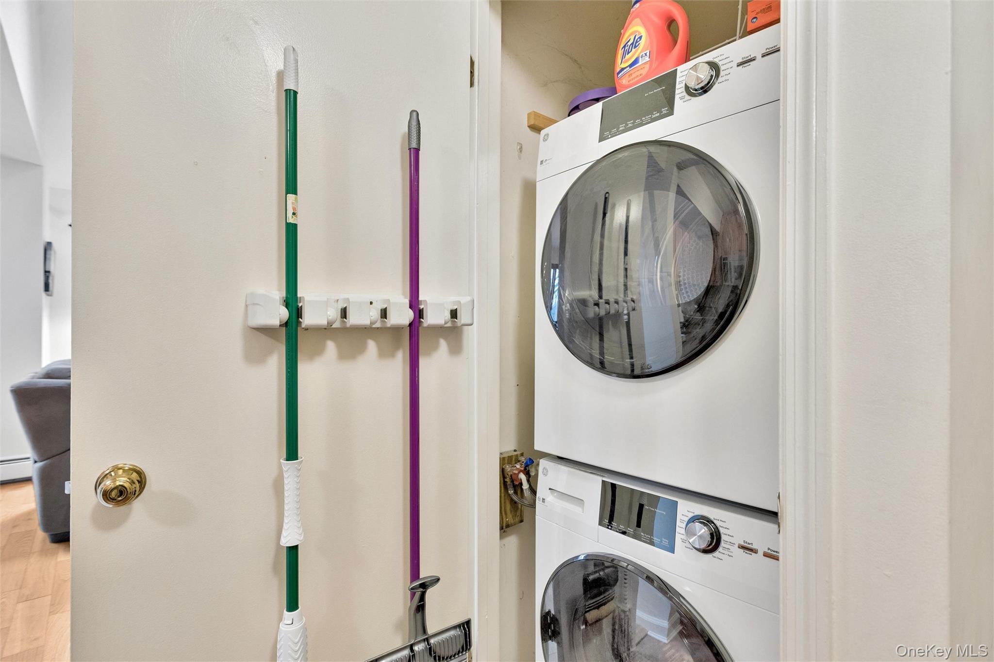 Condo Eagle Bay Westchester County, NY 10562, MLS-973428-22