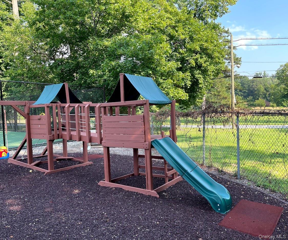 Condo Eagle Bay Westchester County, NY 10562, MLS-973428-29