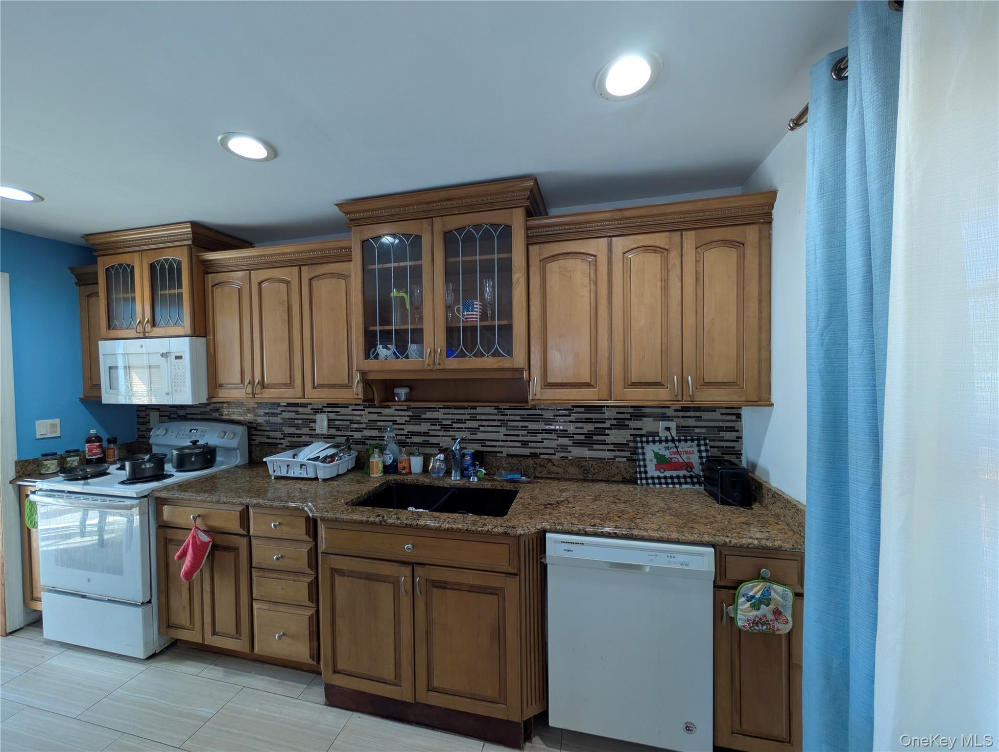 Single Family Johns Neck  Suffolk County, NY 11967, MLS-973453-3