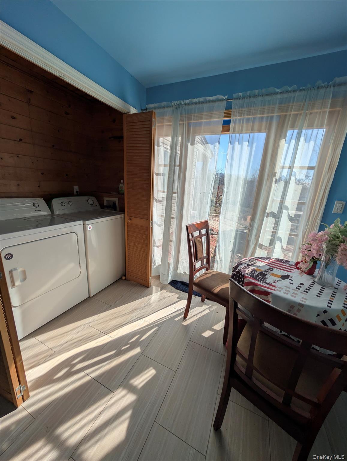 Single Family Johns Neck  Suffolk County, NY 11967, MLS-973453-5