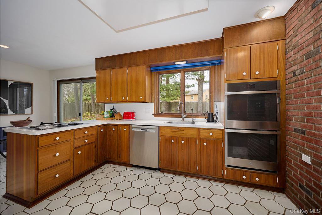 Single Family Thornwood  Dutchess County, NY 12603, MLS-973463-18