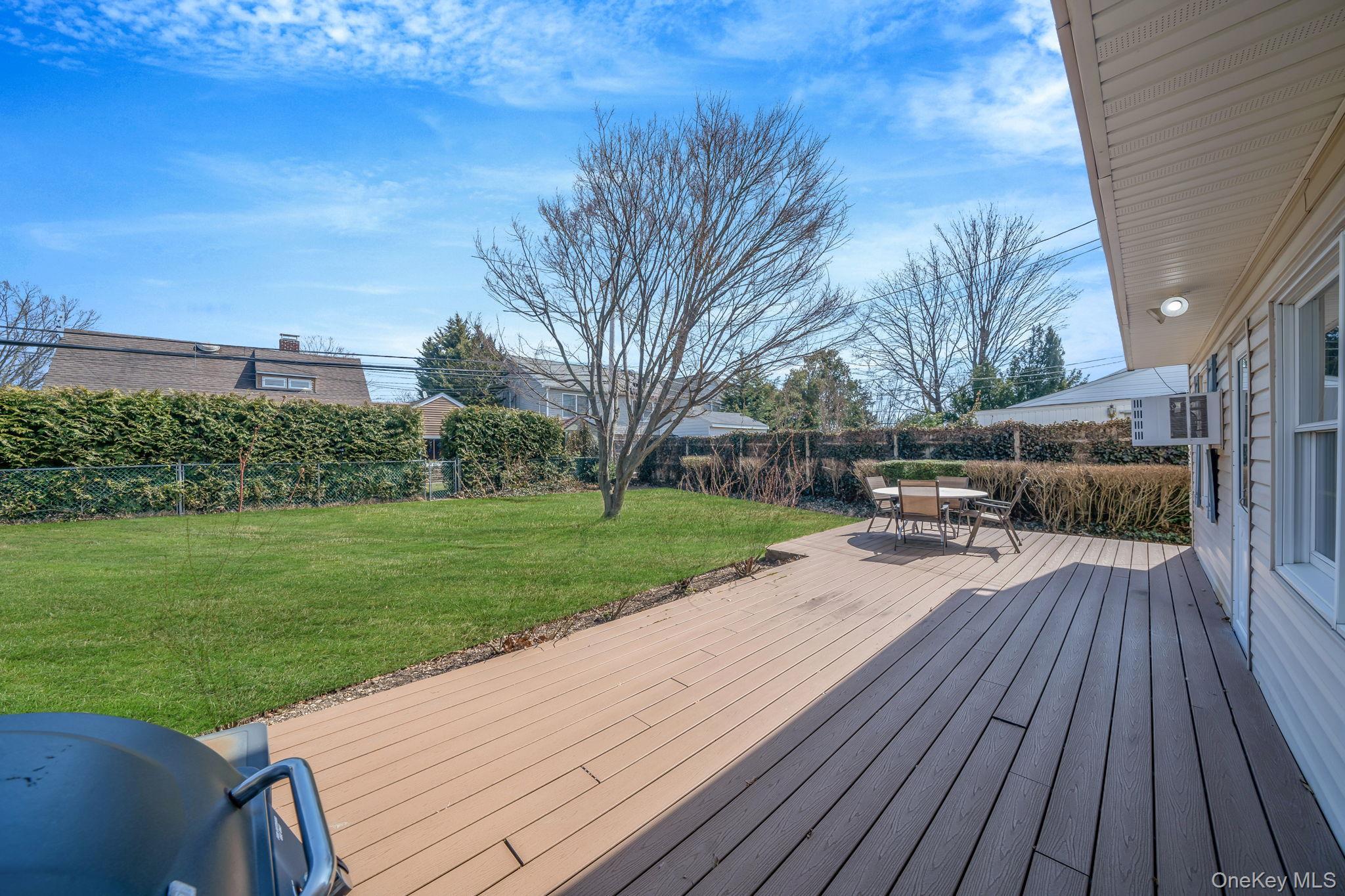 Single Family Woodpecker  Nassau County, NY 11756, MLS-973472-27