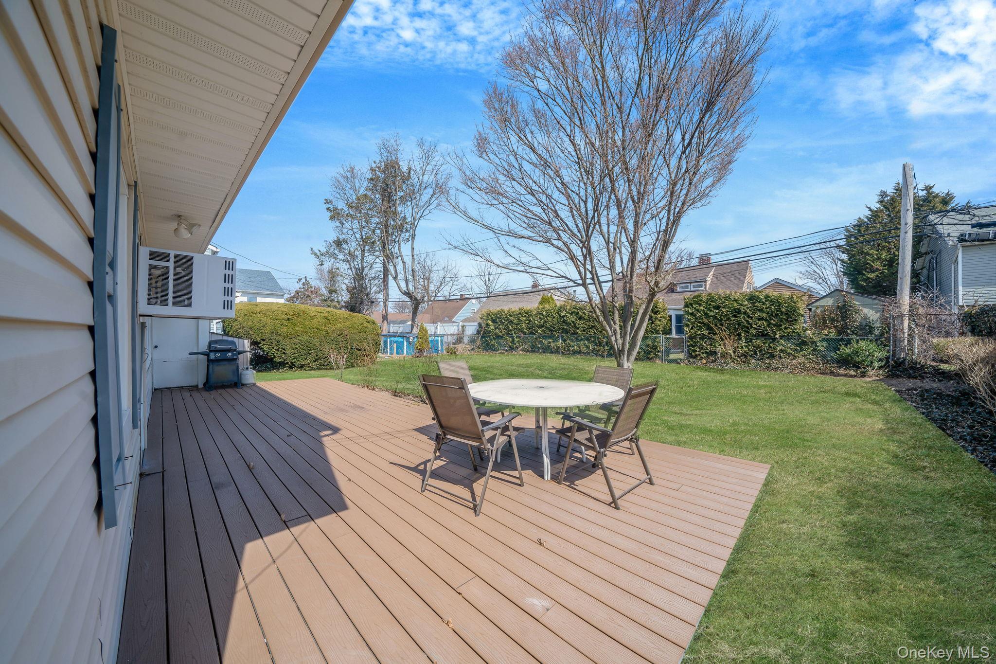 Single Family Woodpecker  Nassau County, NY 11756, MLS-973472-28