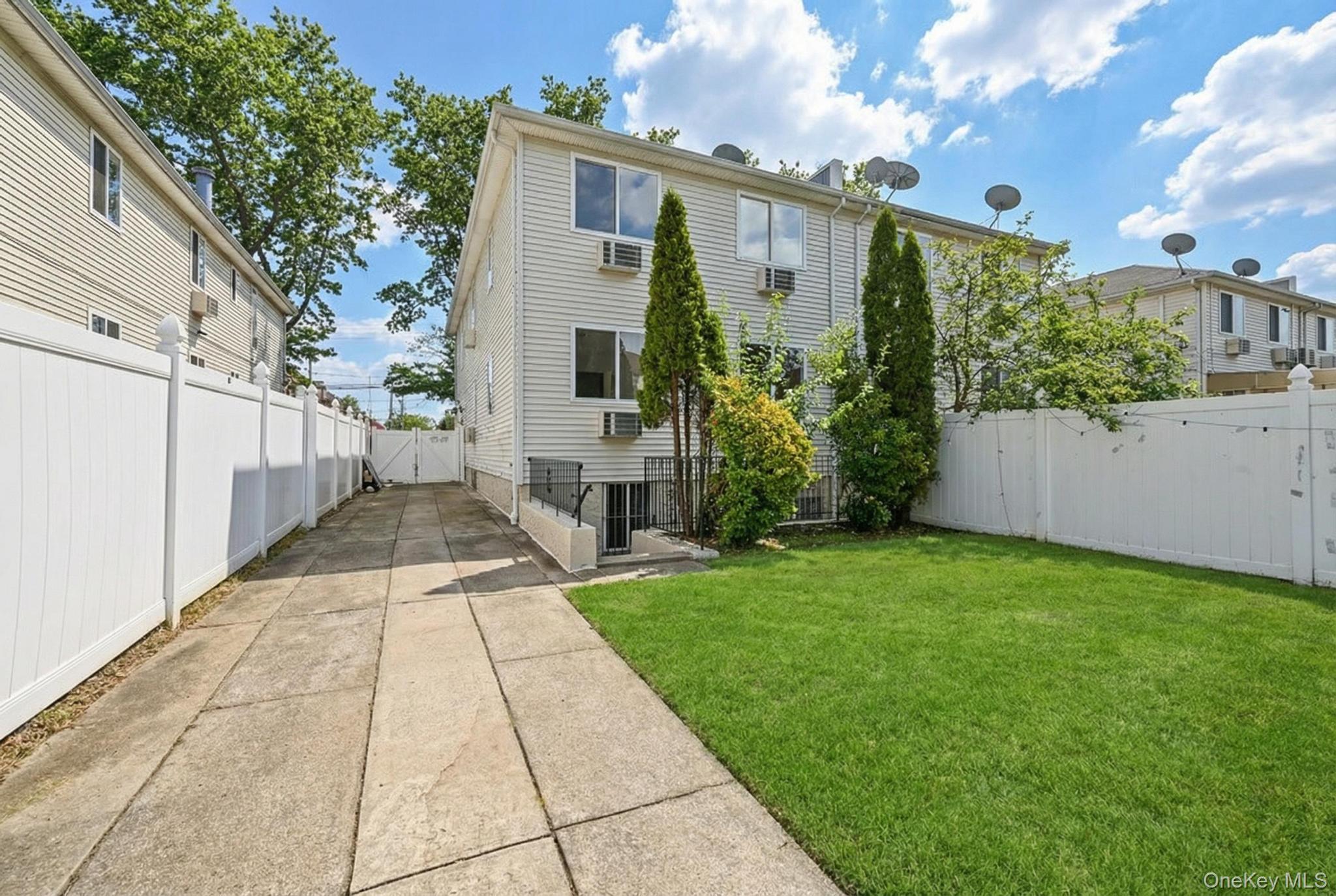 Single Family 91st  Queens, NY 11421, MLS-973481-39