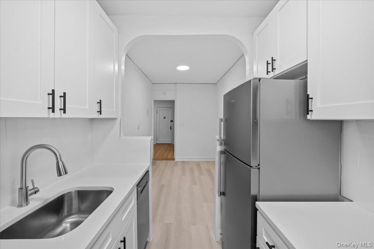 Coop Greystone  Bronx, NY 10463, MLS-973508-7