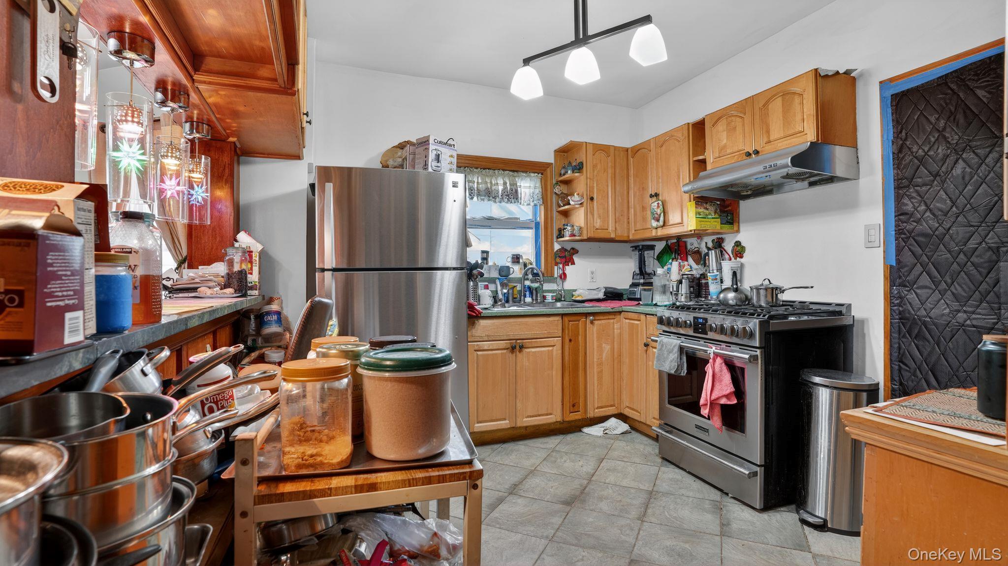 Single Family Park  Queens, NY 11421, MLS-973513-6