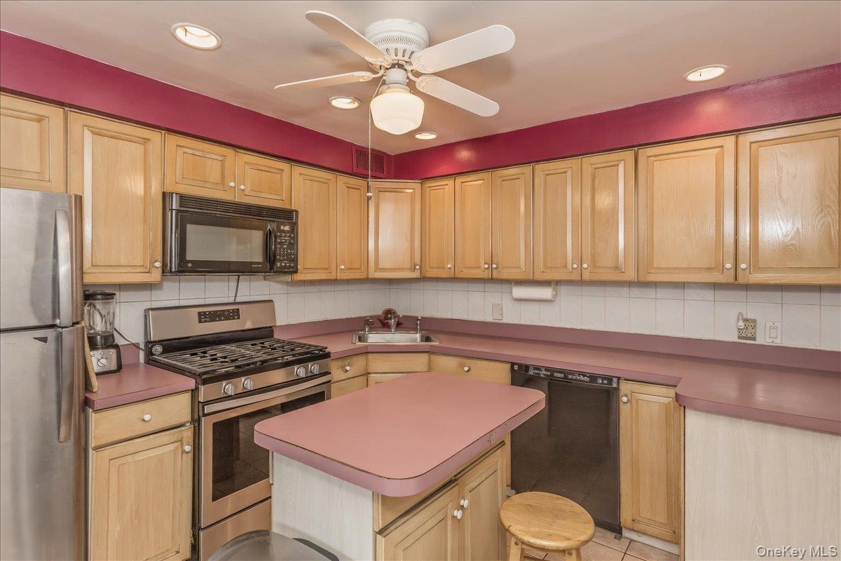 Single Family Nassau  Nassau County, NY 11040, MLS-973532-7