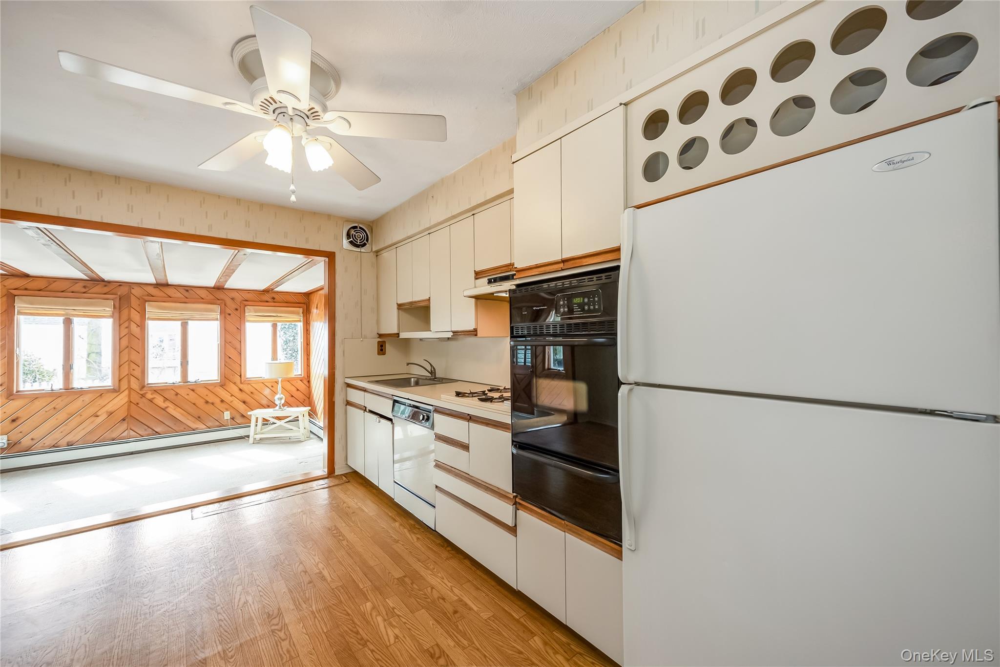 Single Family Greystone  Nassau County, NY 11570, MLS-973549-10