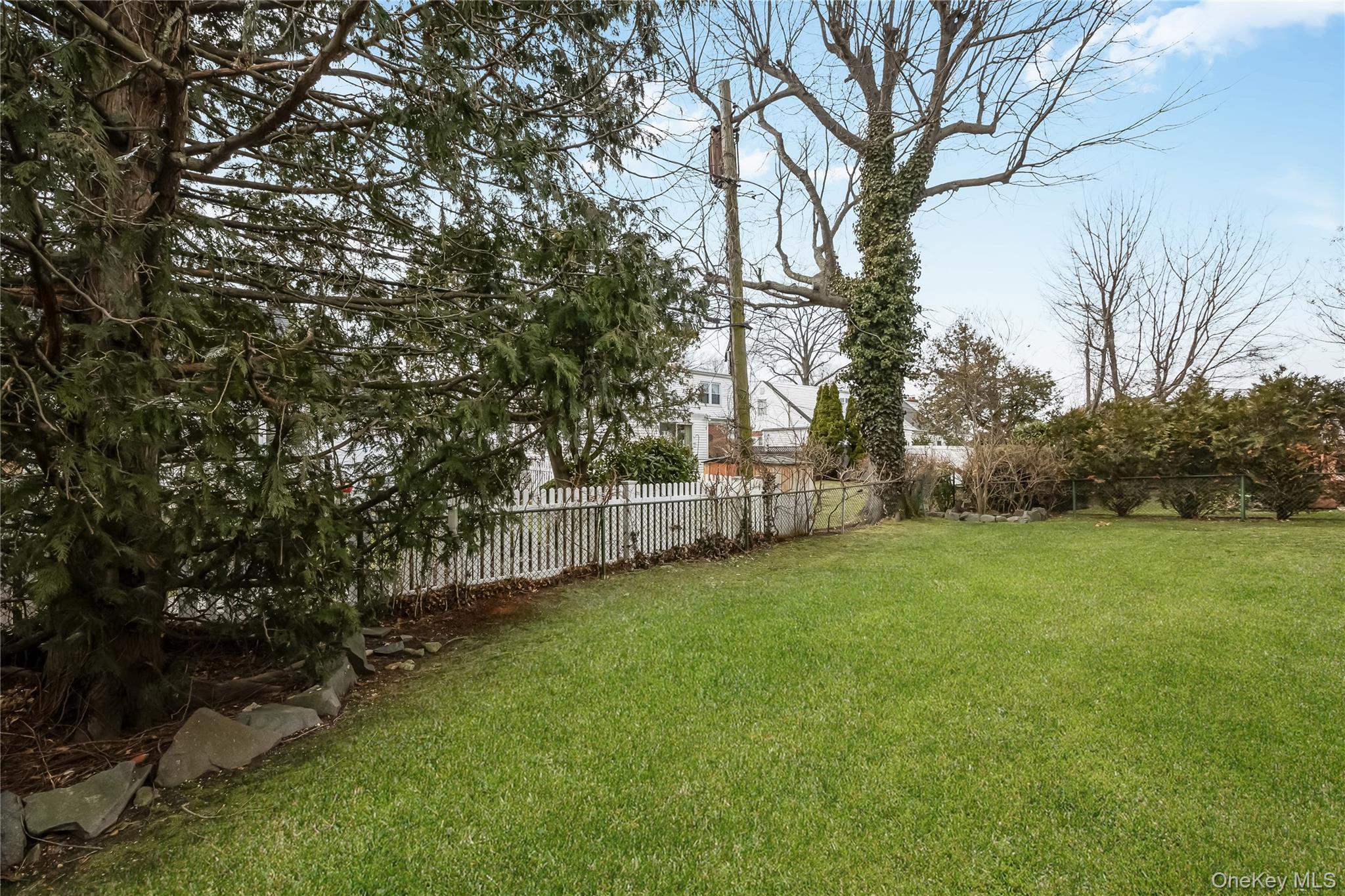 Single Family Greystone  Nassau County, NY 11570, MLS-973549-21
