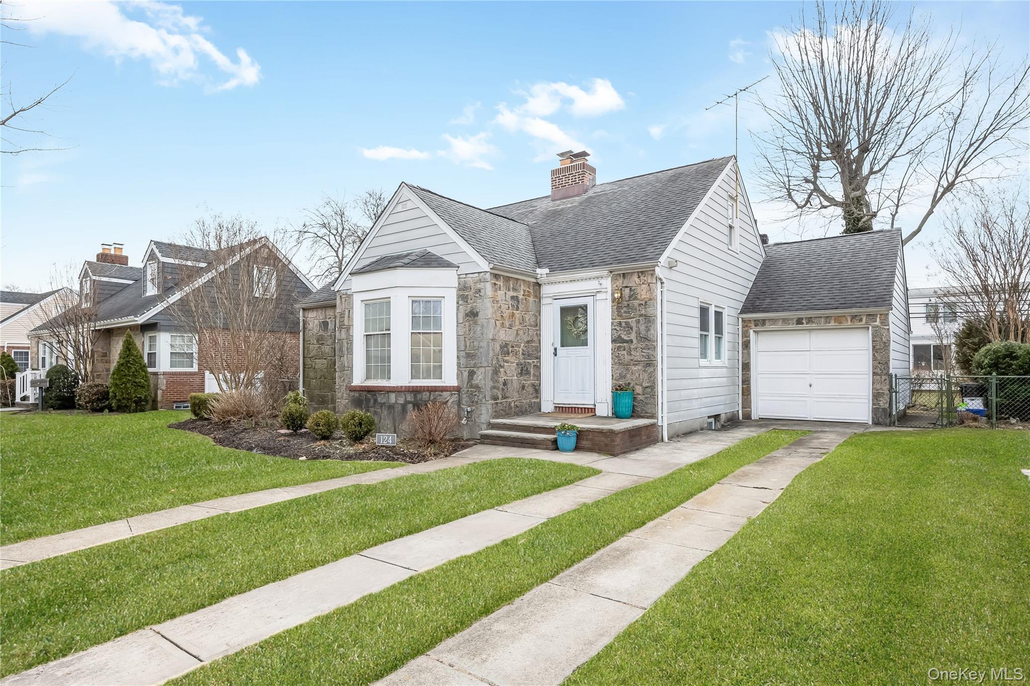Single Family Greystone  Nassau County, NY 11570, MLS-973549-3
