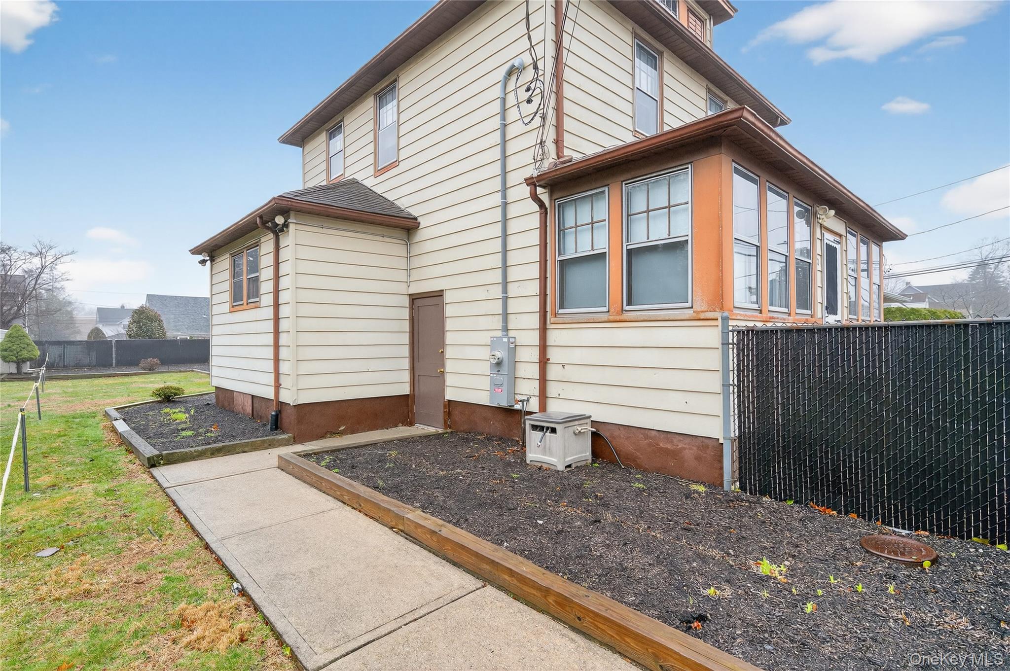 Single Family 24th  Suffolk County, NY 11746, MLS-973567-32