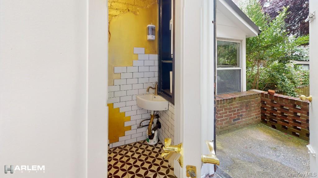 Single Family W 145th  Manhattan, NY 10031, MLS-973575-21